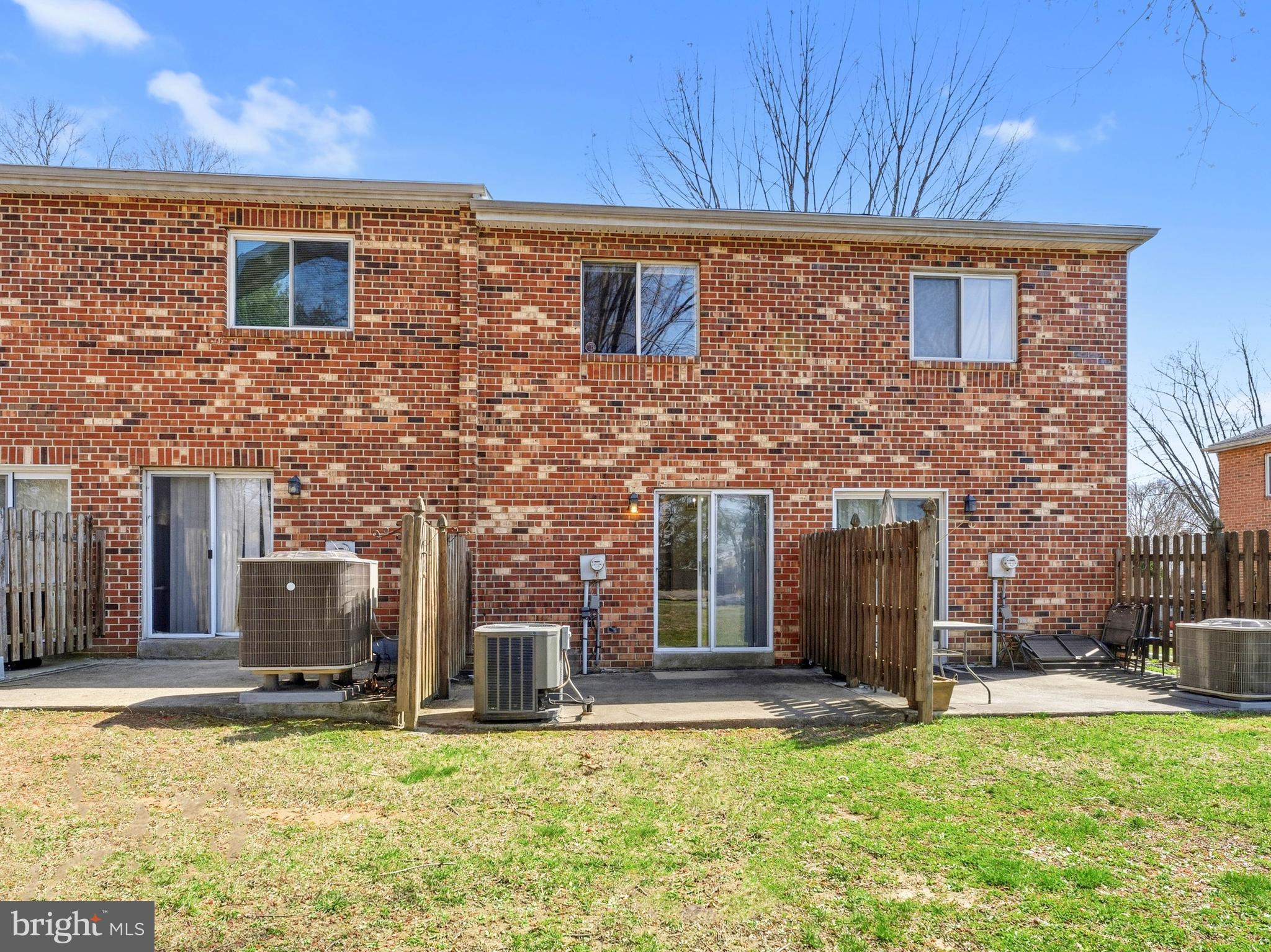 GLEN ESTS - Residential