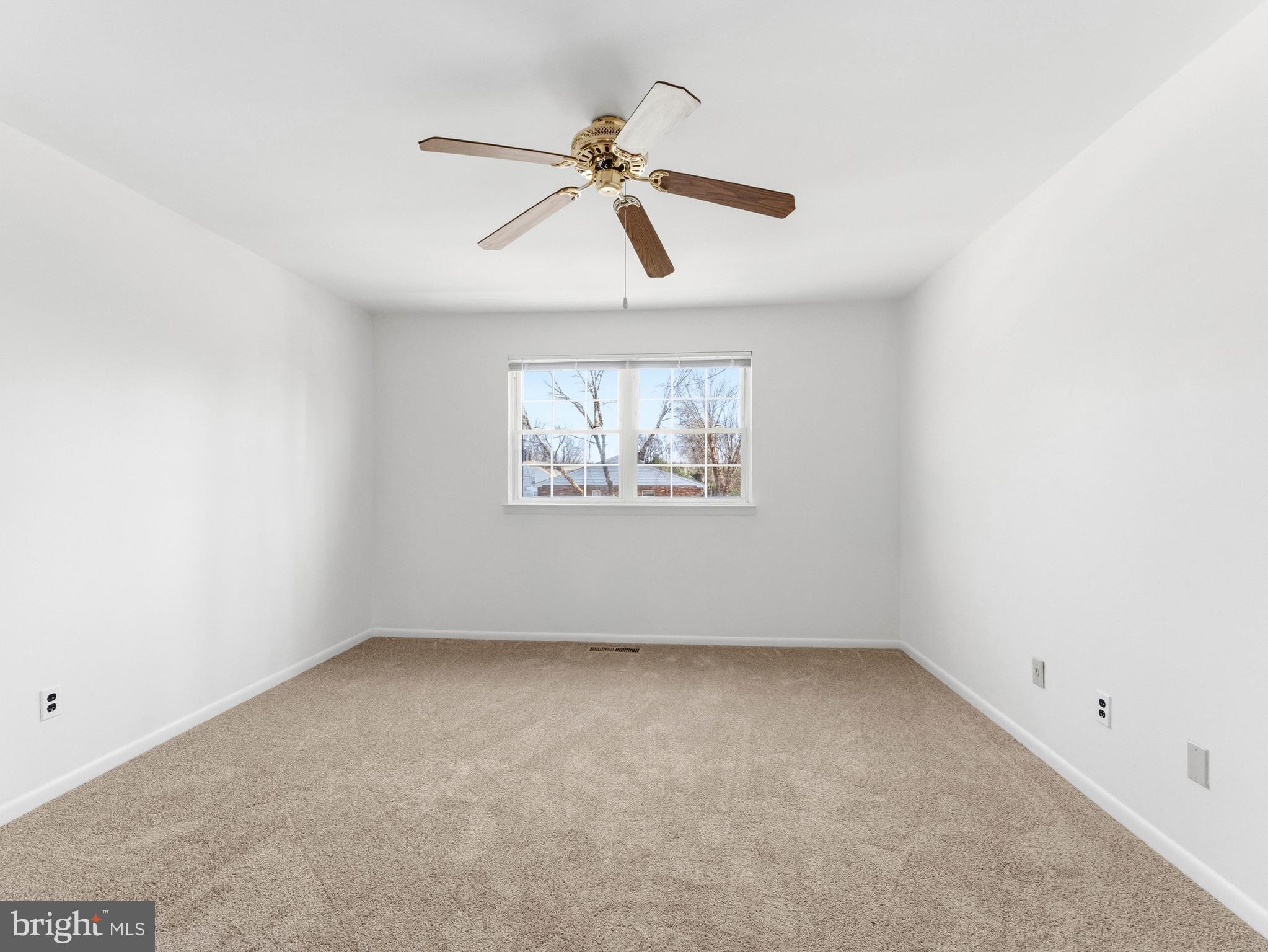 GLEN ESTS - Residential