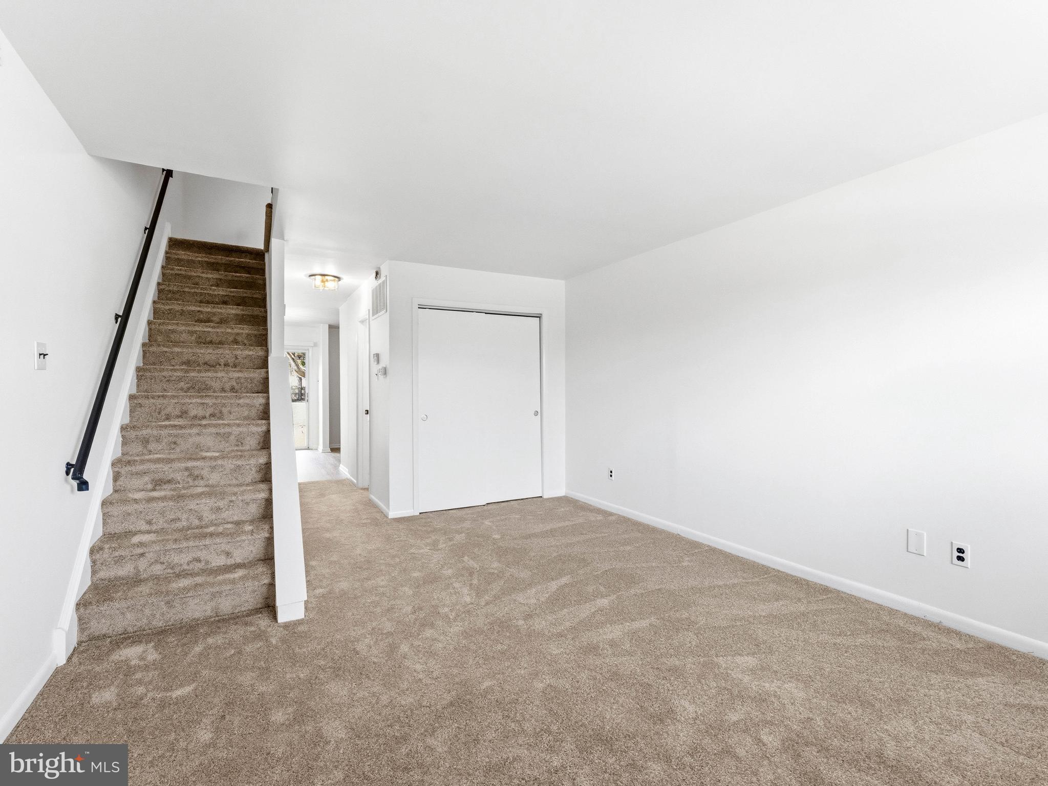 GLEN ESTS - Residential