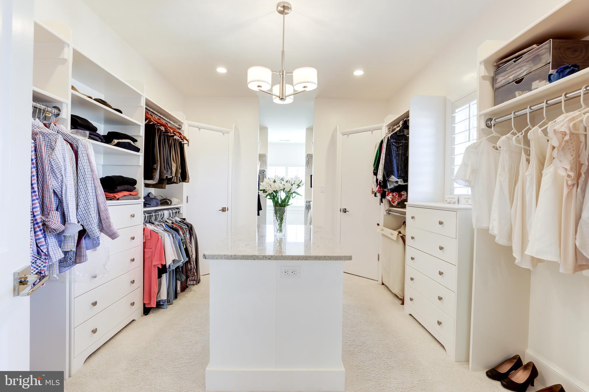 BROYHILLS MCLEAN ESTATES - Residential