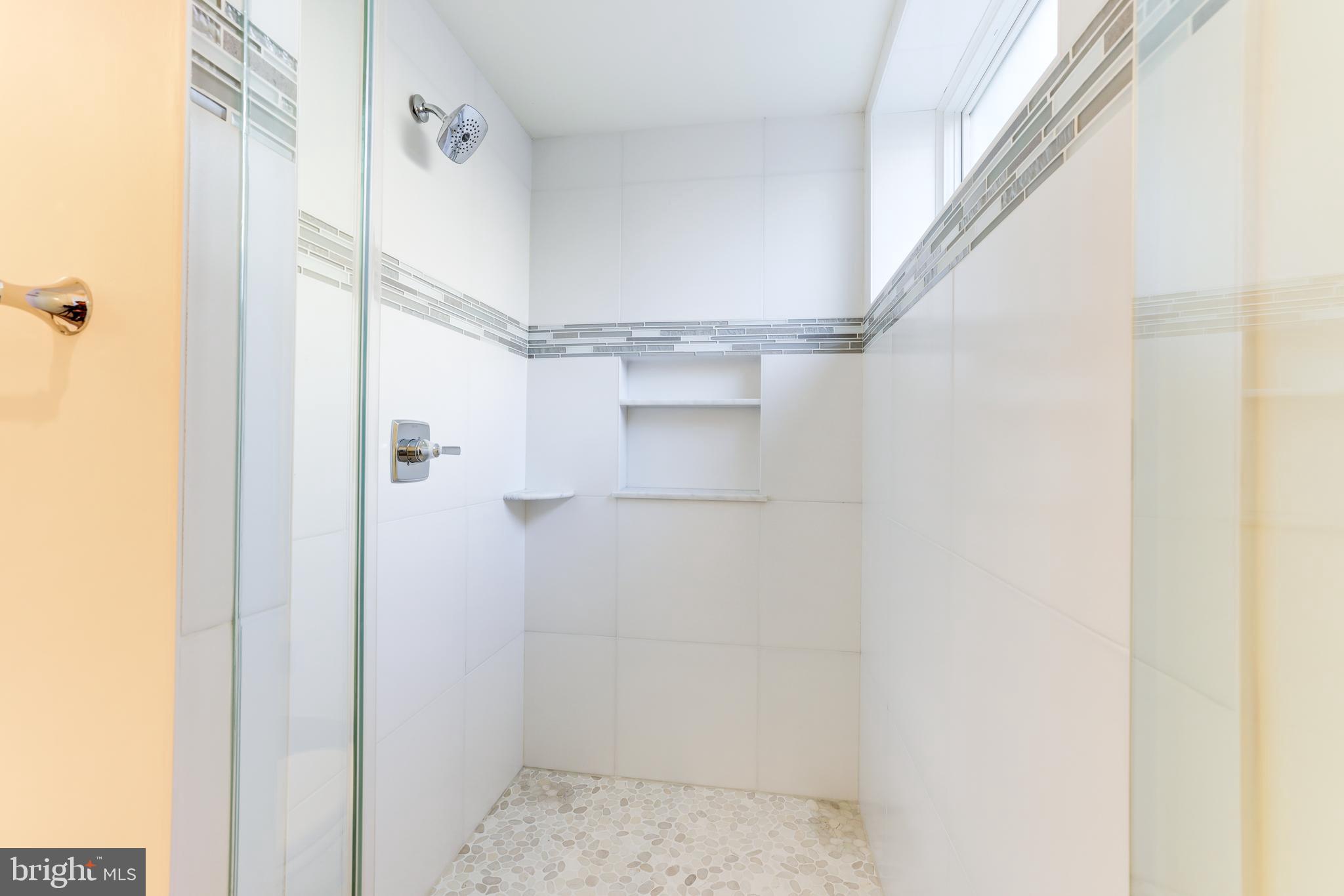 BROYHILLS MCLEAN ESTATES - Residential