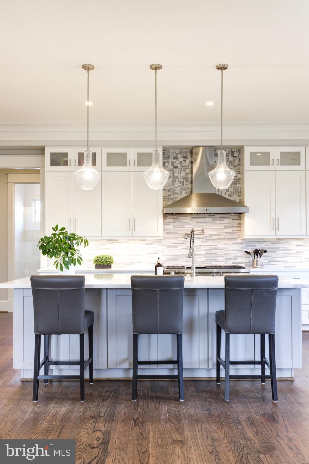 BROYHILLS MCLEAN ESTATES - Residential