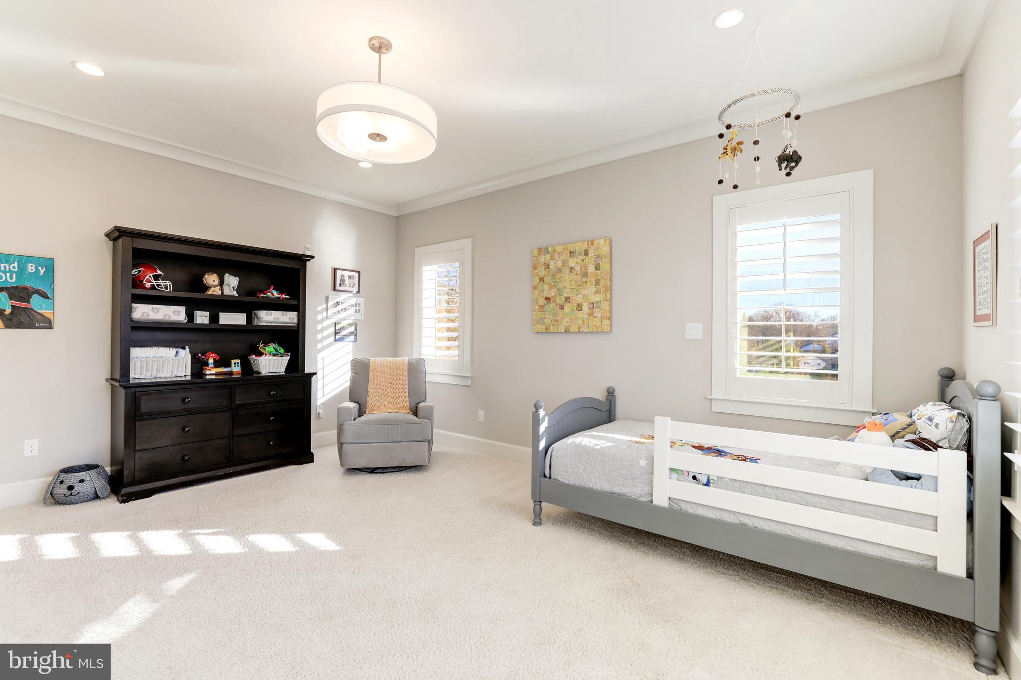 BROYHILLS MCLEAN ESTATES - Residential