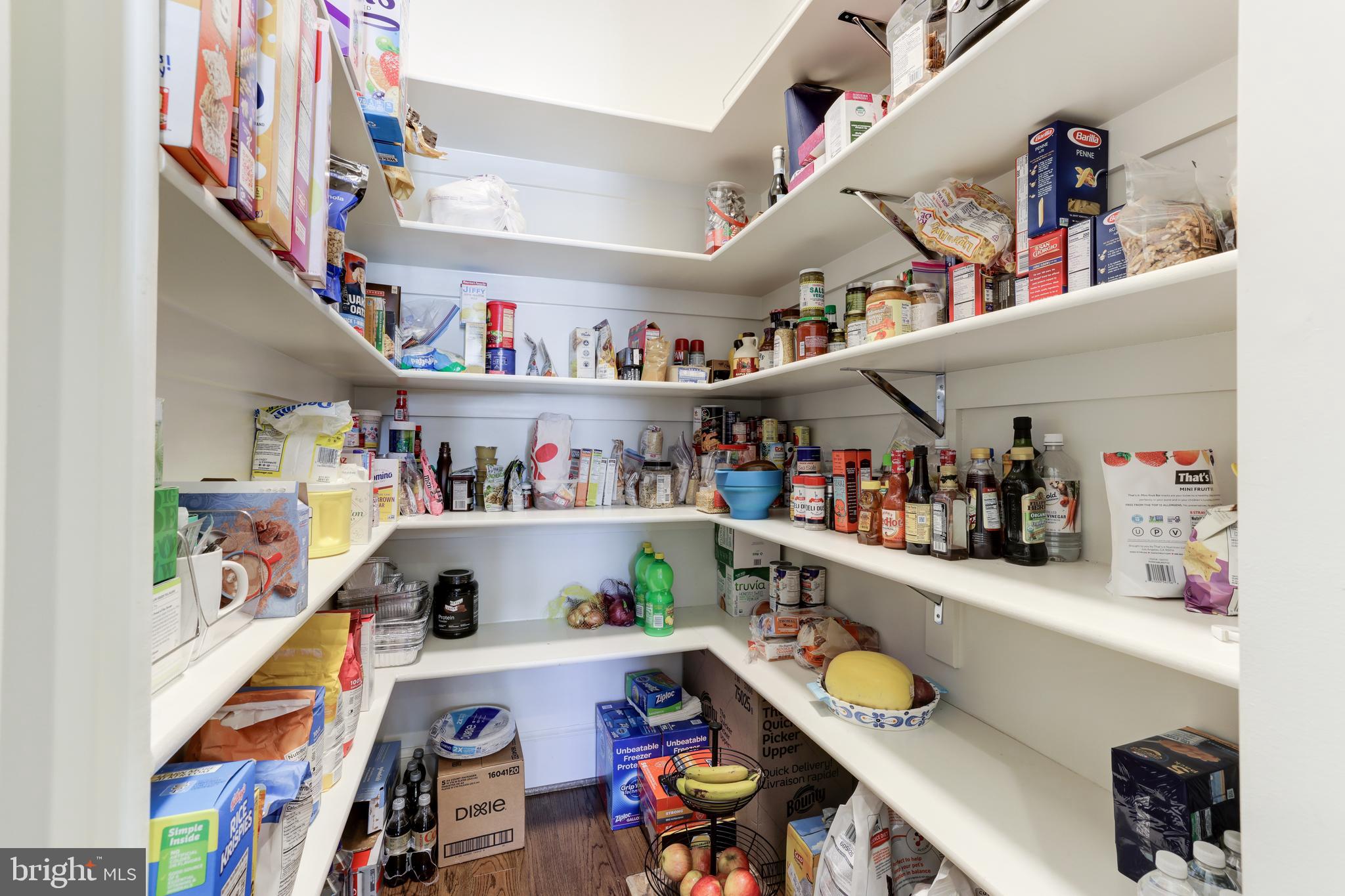 BROYHILLS MCLEAN ESTATES - Residential