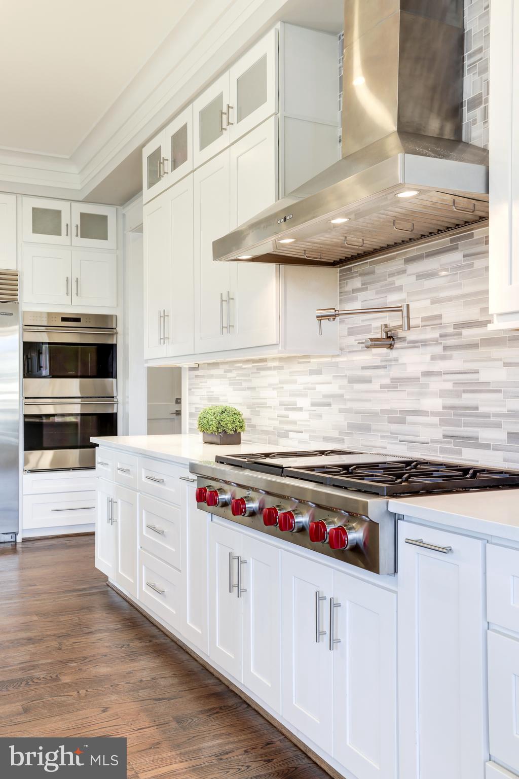 BROYHILLS MCLEAN ESTATES - Residential