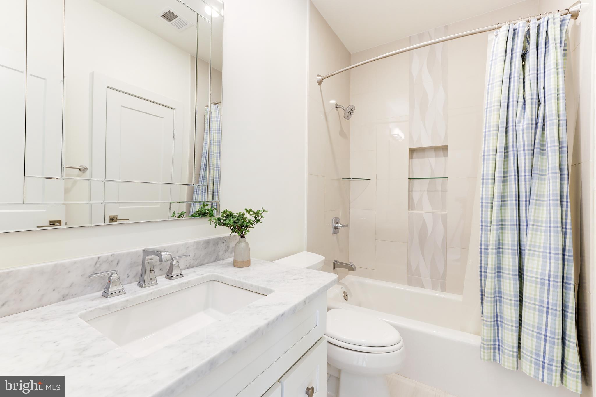 BROYHILLS MCLEAN ESTATES - Residential