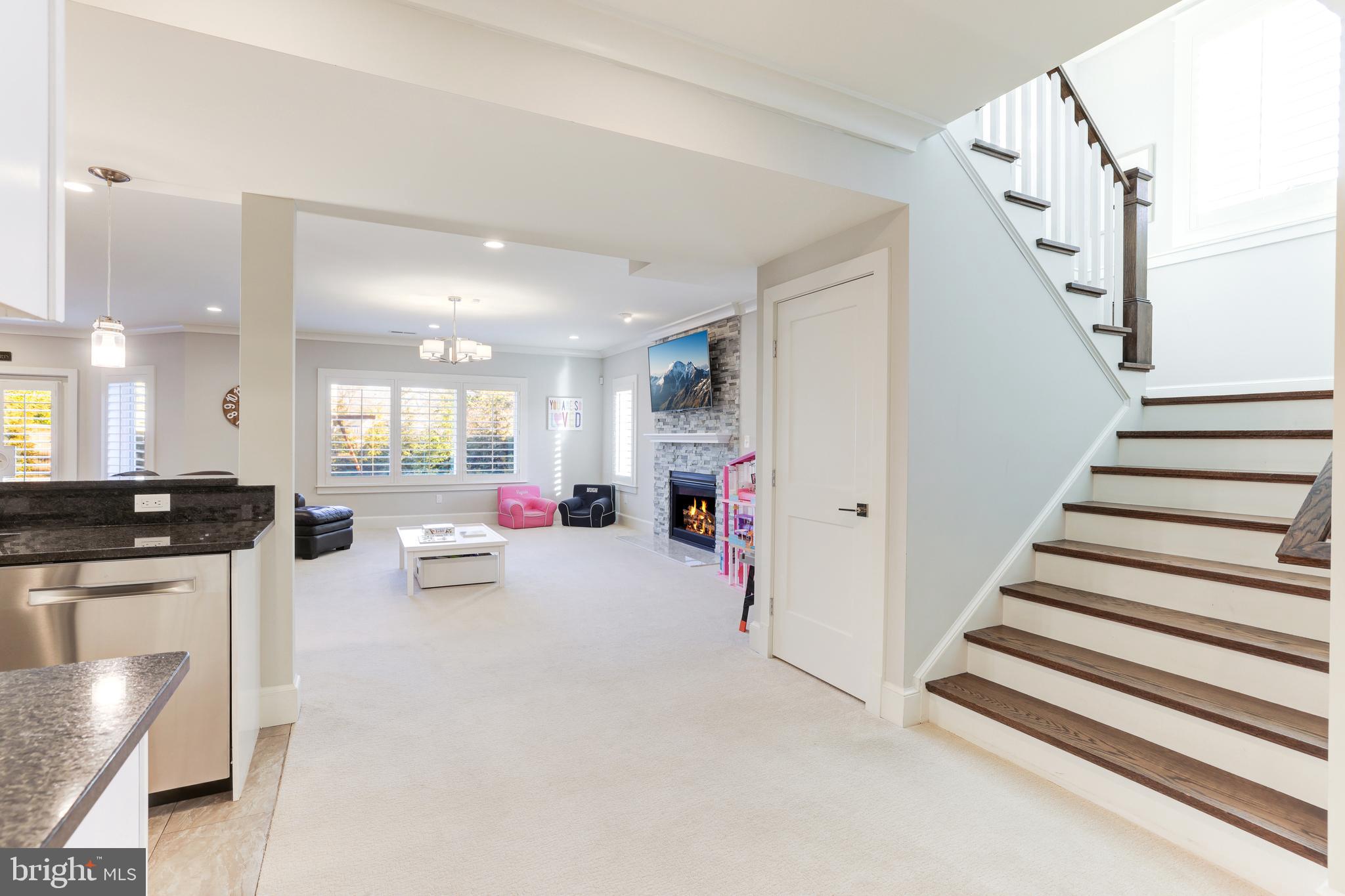 BROYHILLS MCLEAN ESTATES - Residential