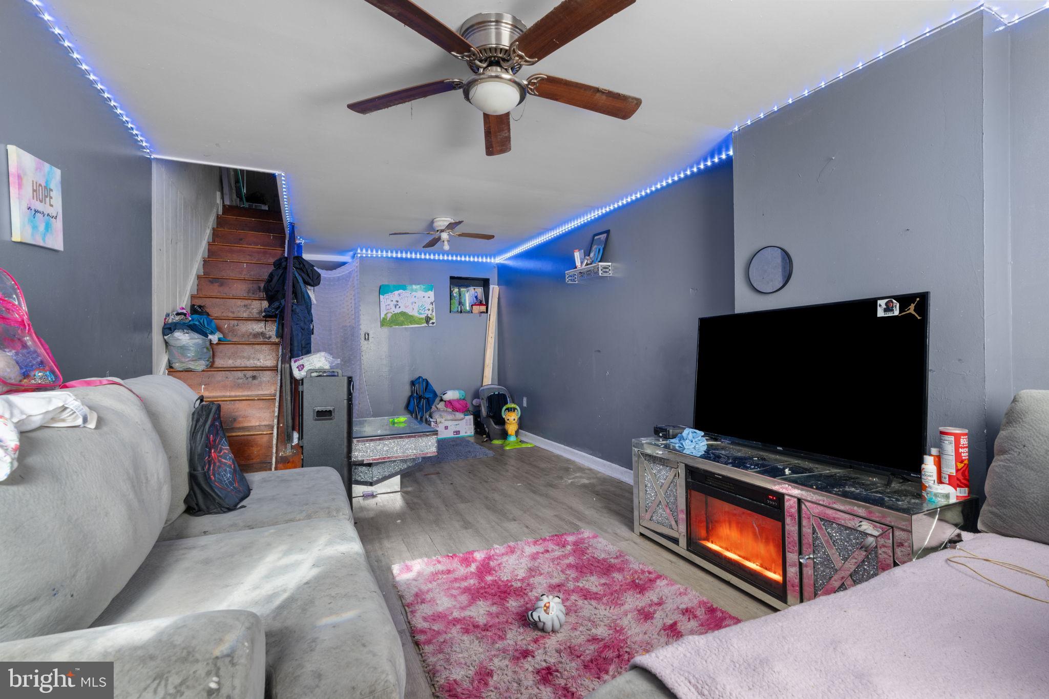 KENSINGTON - Residential