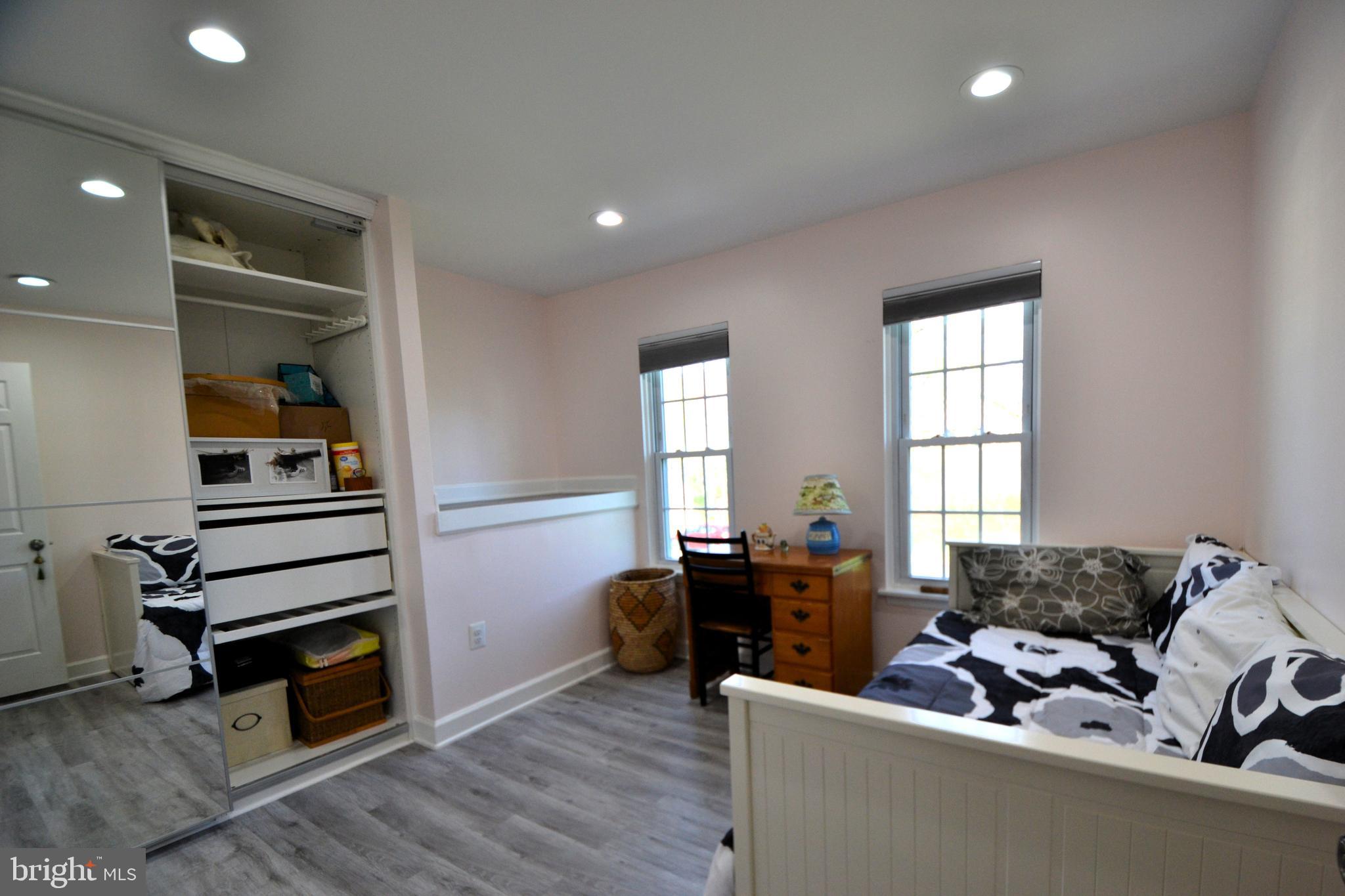 BURKE CENTRE - Residential