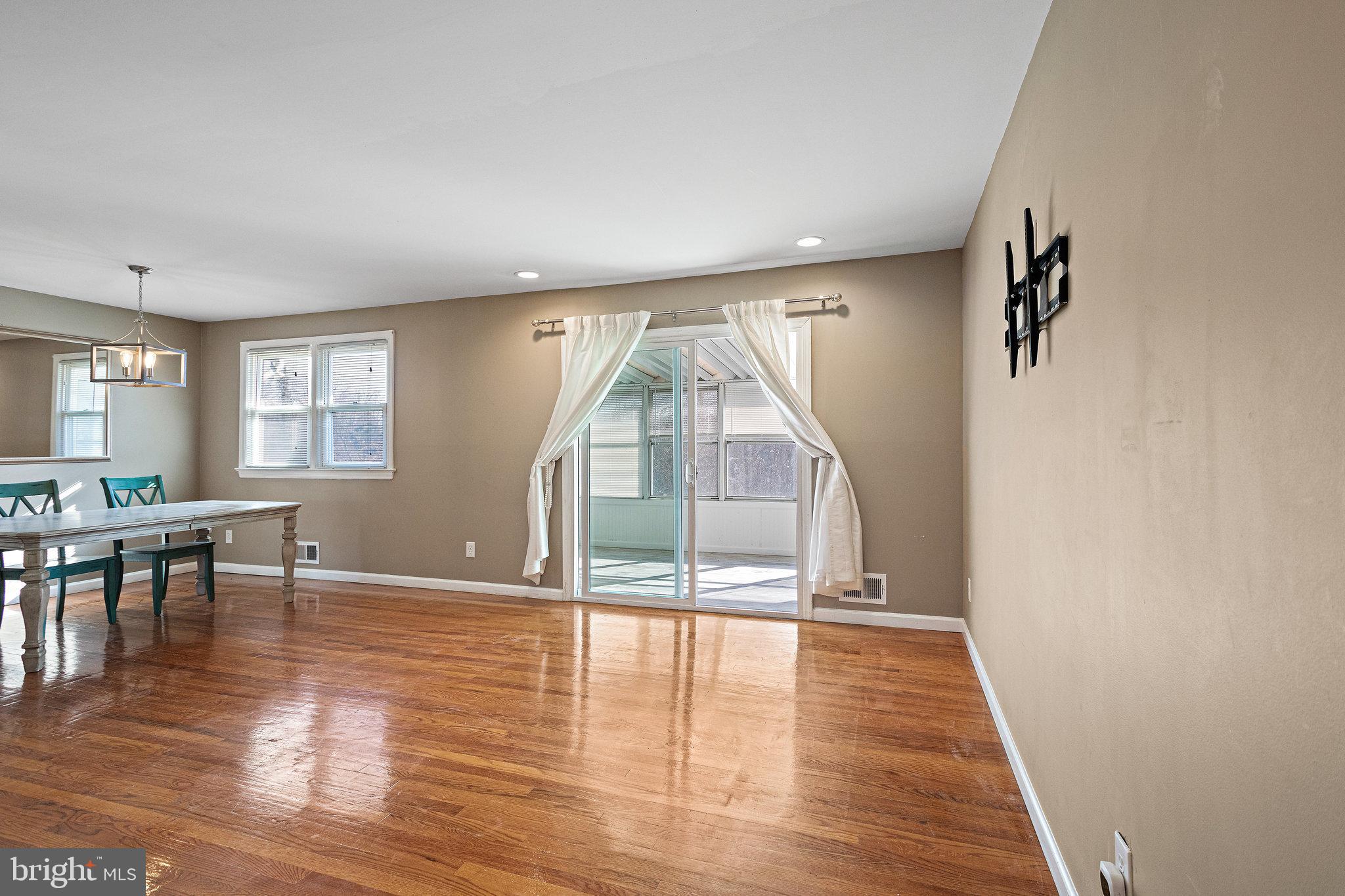 HILLCREST HEIGHTS - Residential Lease