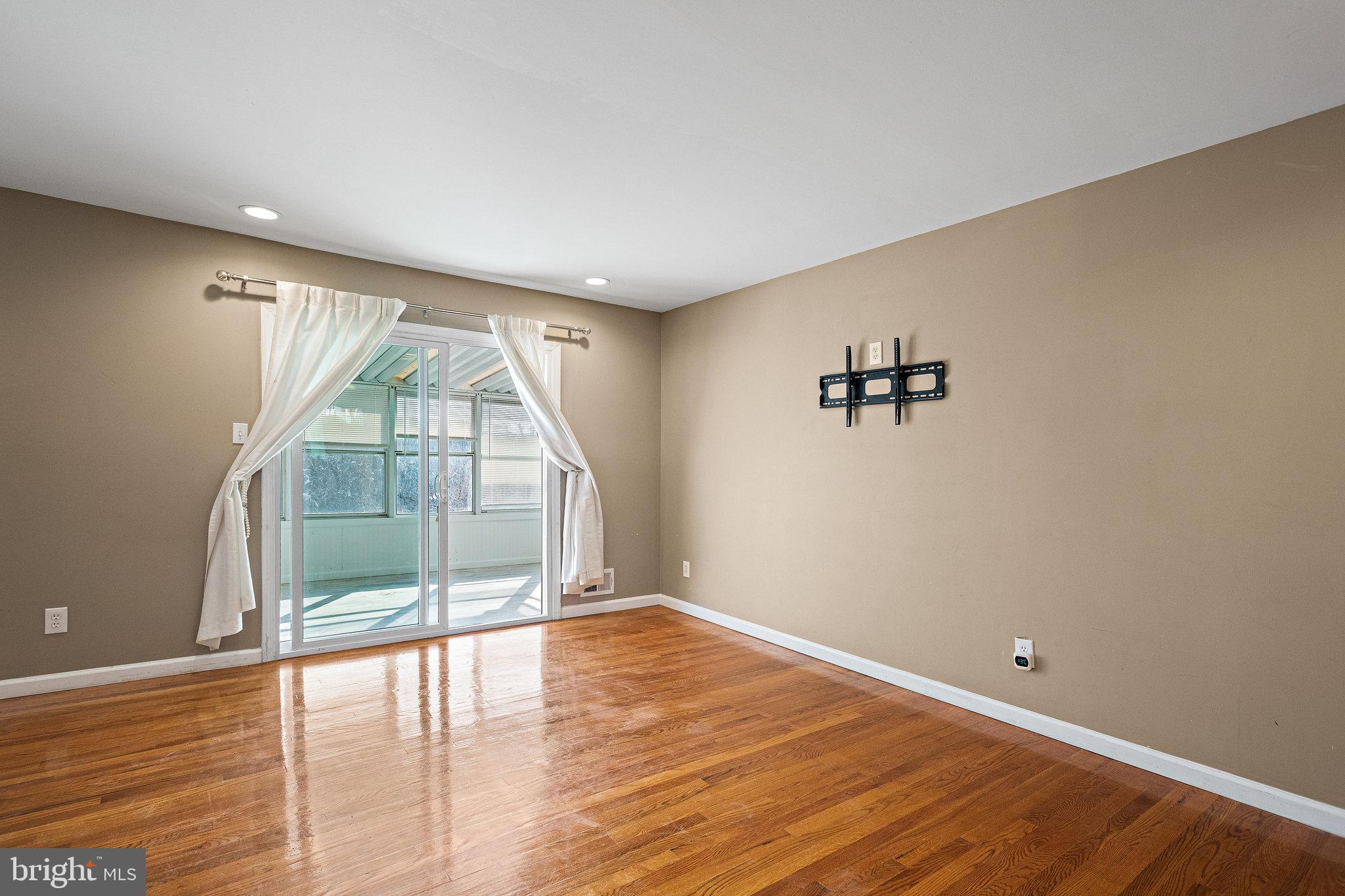 HILLCREST HEIGHTS - Residential Lease