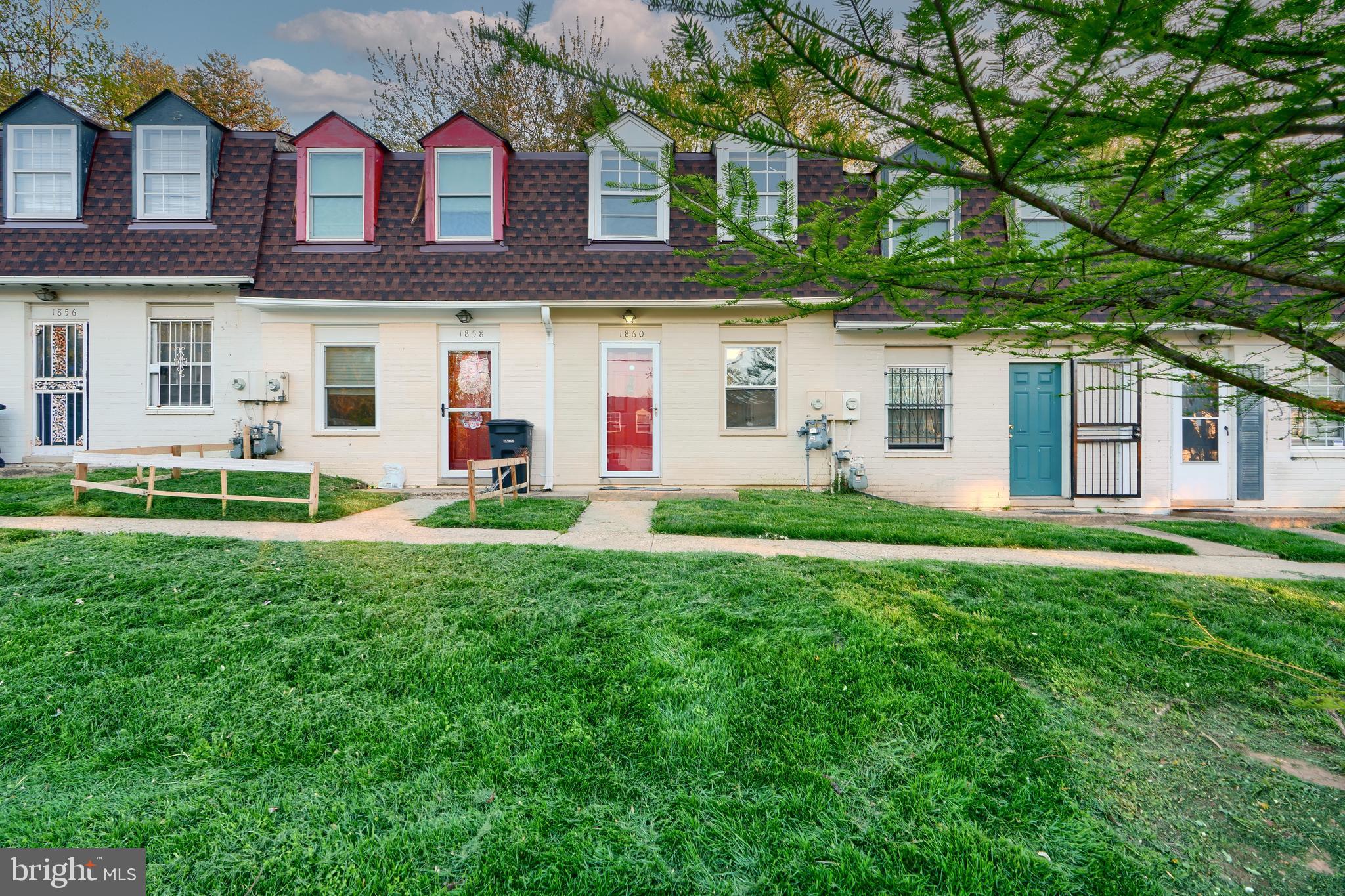 WINDMILL SQUARE - Residential