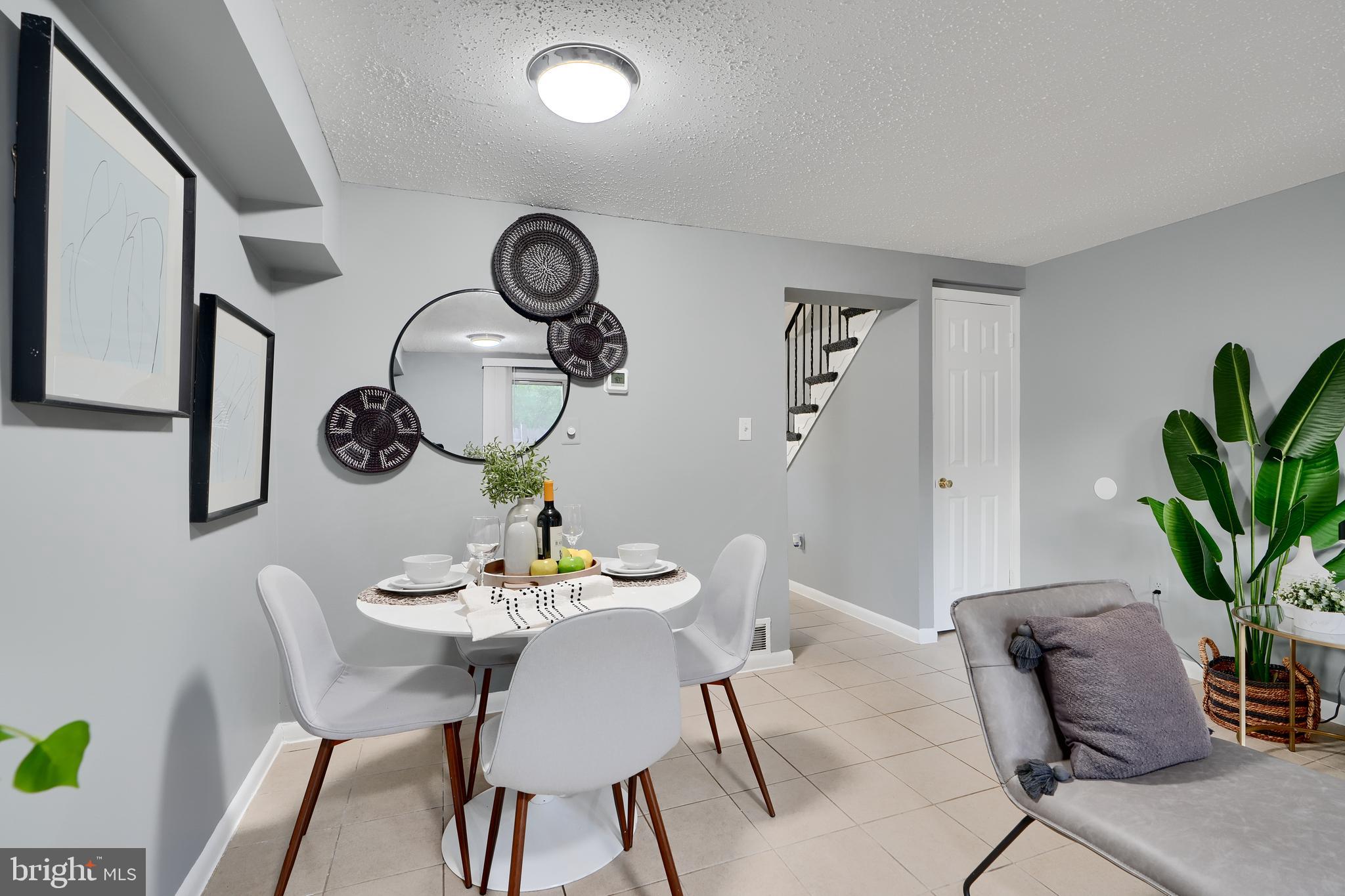 WINDMILL SQUARE - Residential