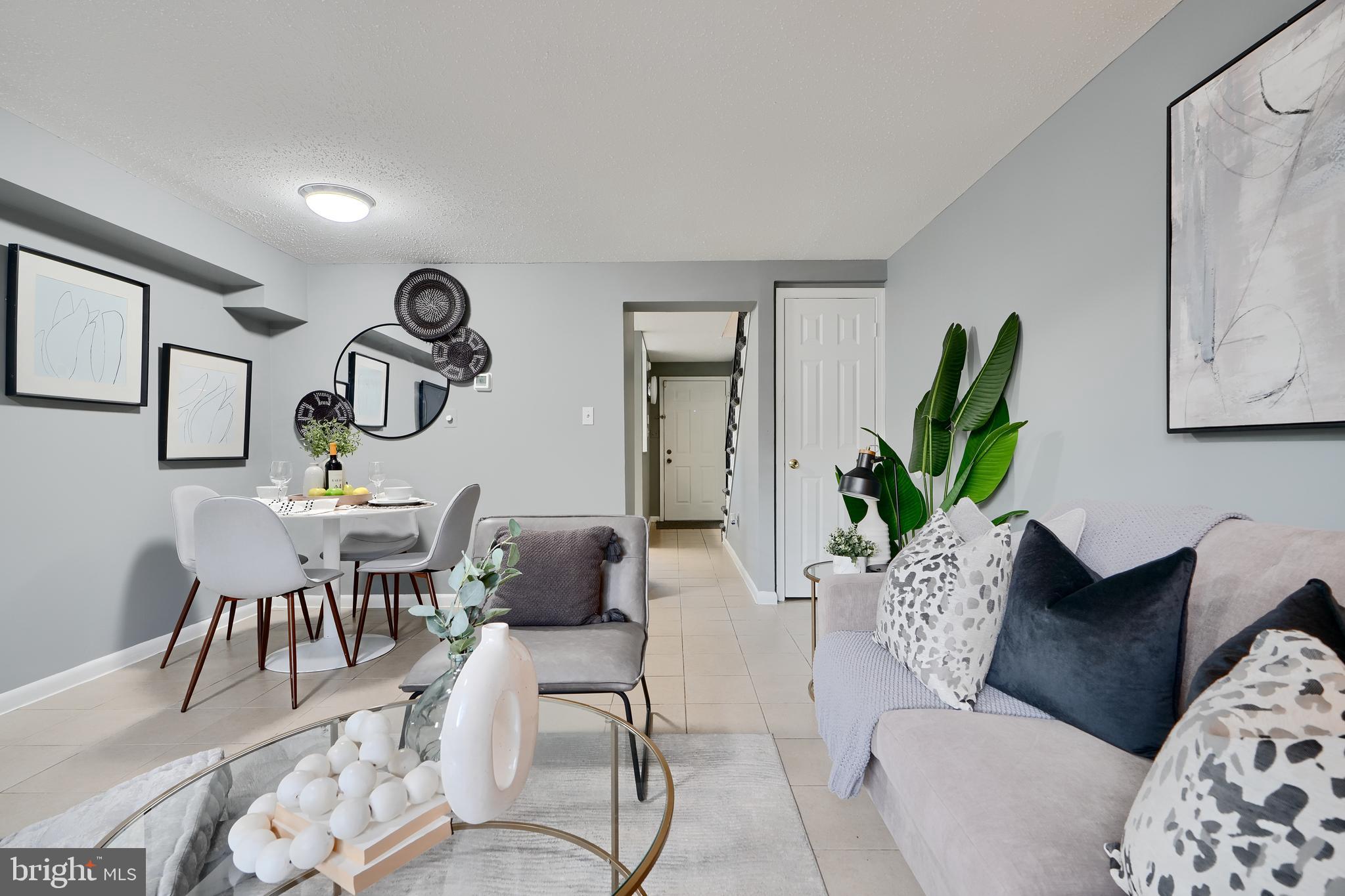 WINDMILL SQUARE - Residential