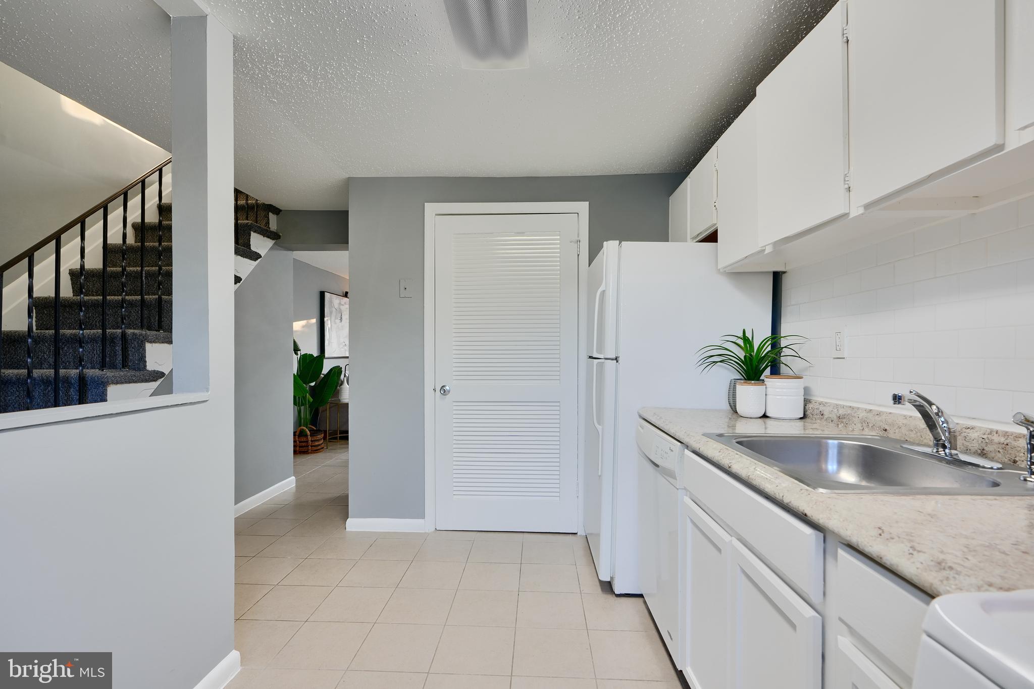 WINDMILL SQUARE - Residential