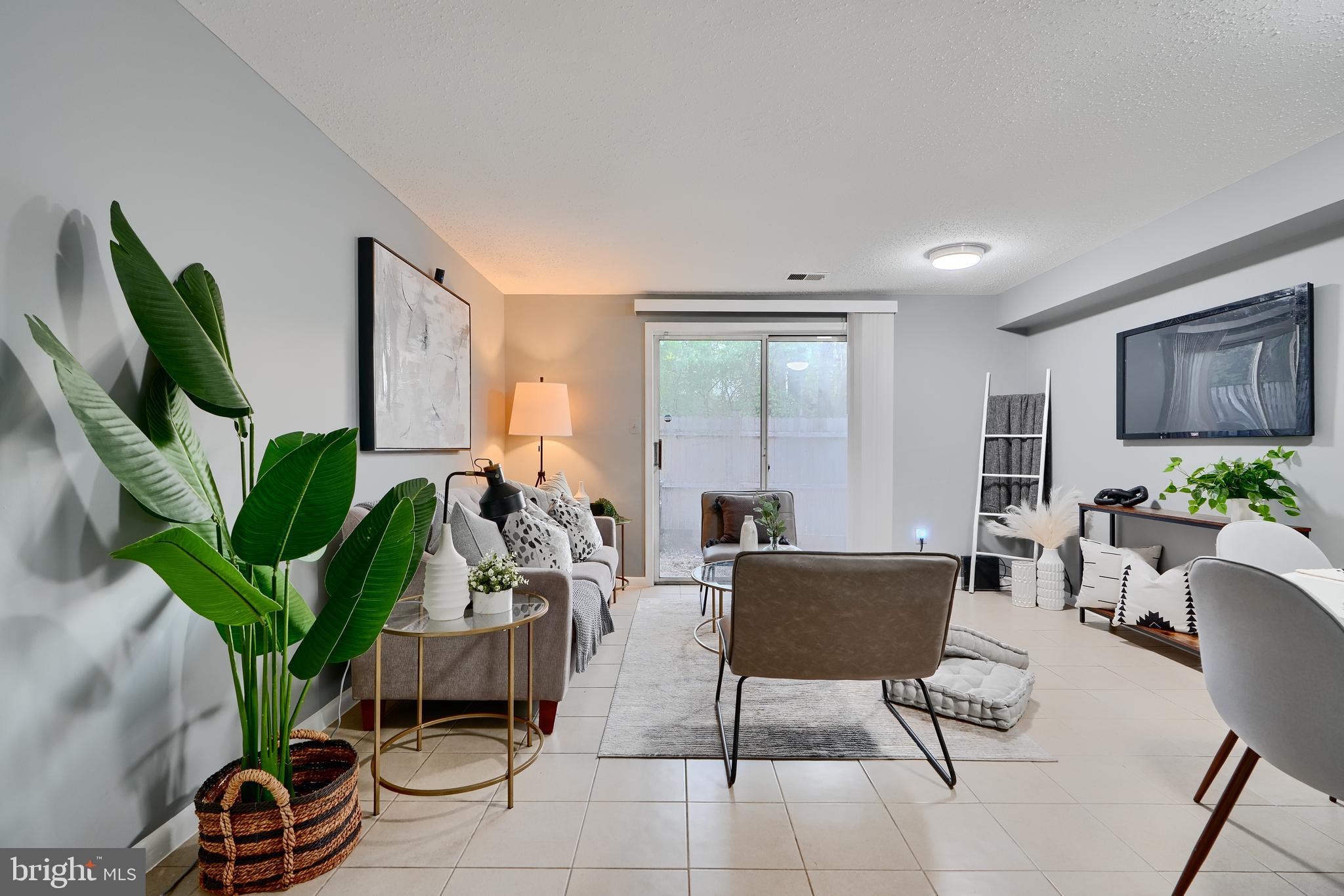 WINDMILL SQUARE - Residential