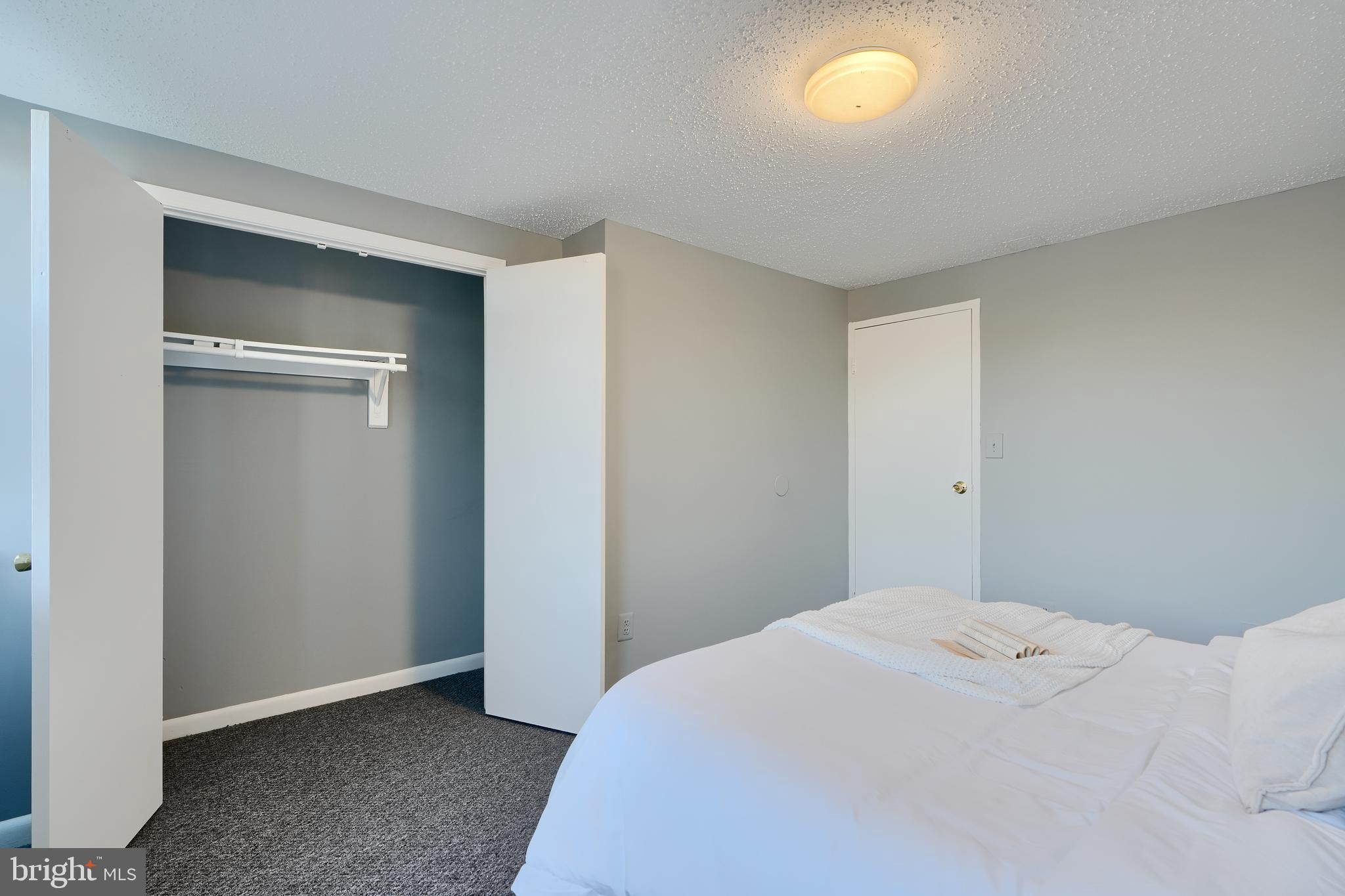 WINDMILL SQUARE - Residential