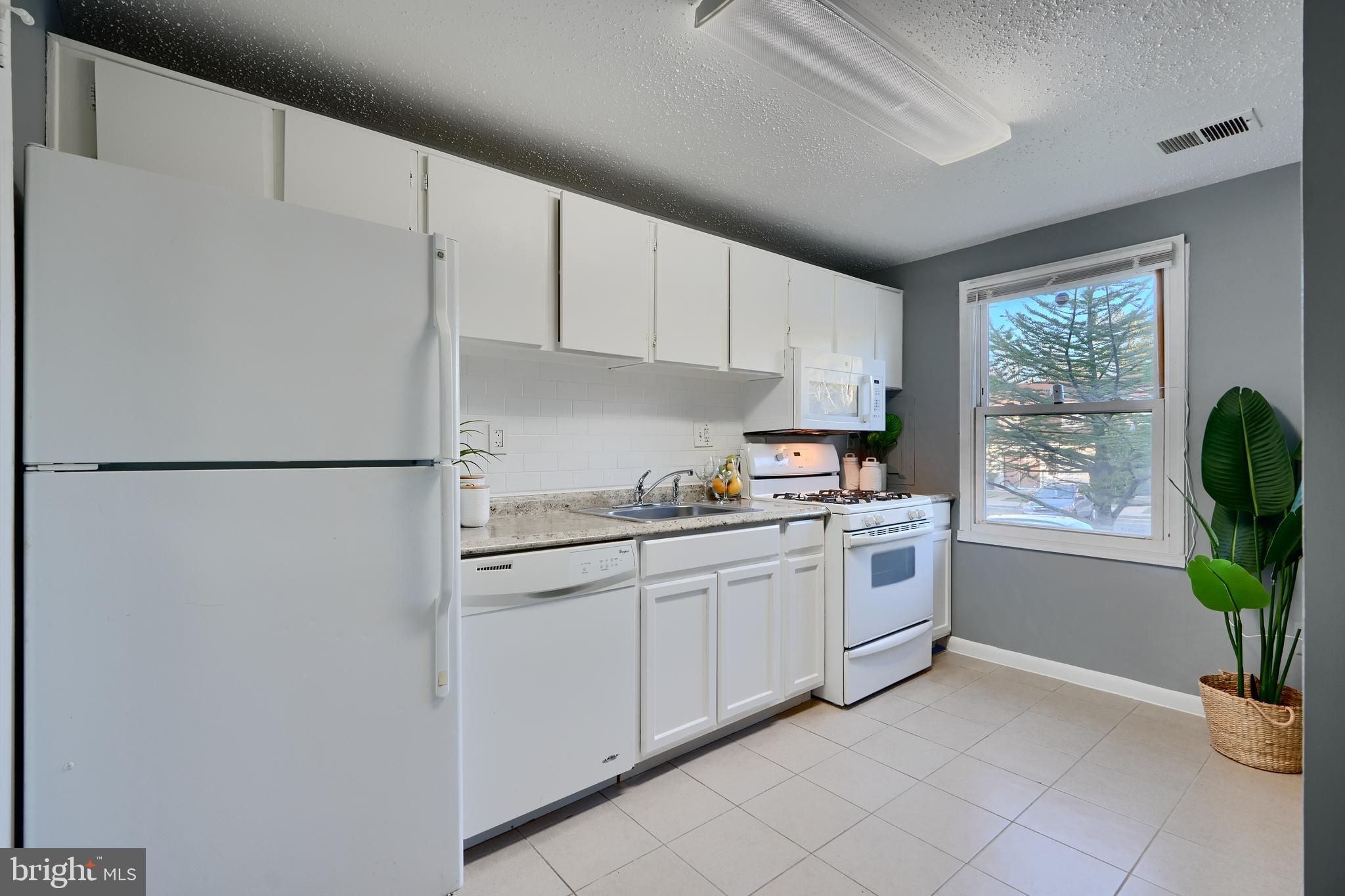 WINDMILL SQUARE - Residential