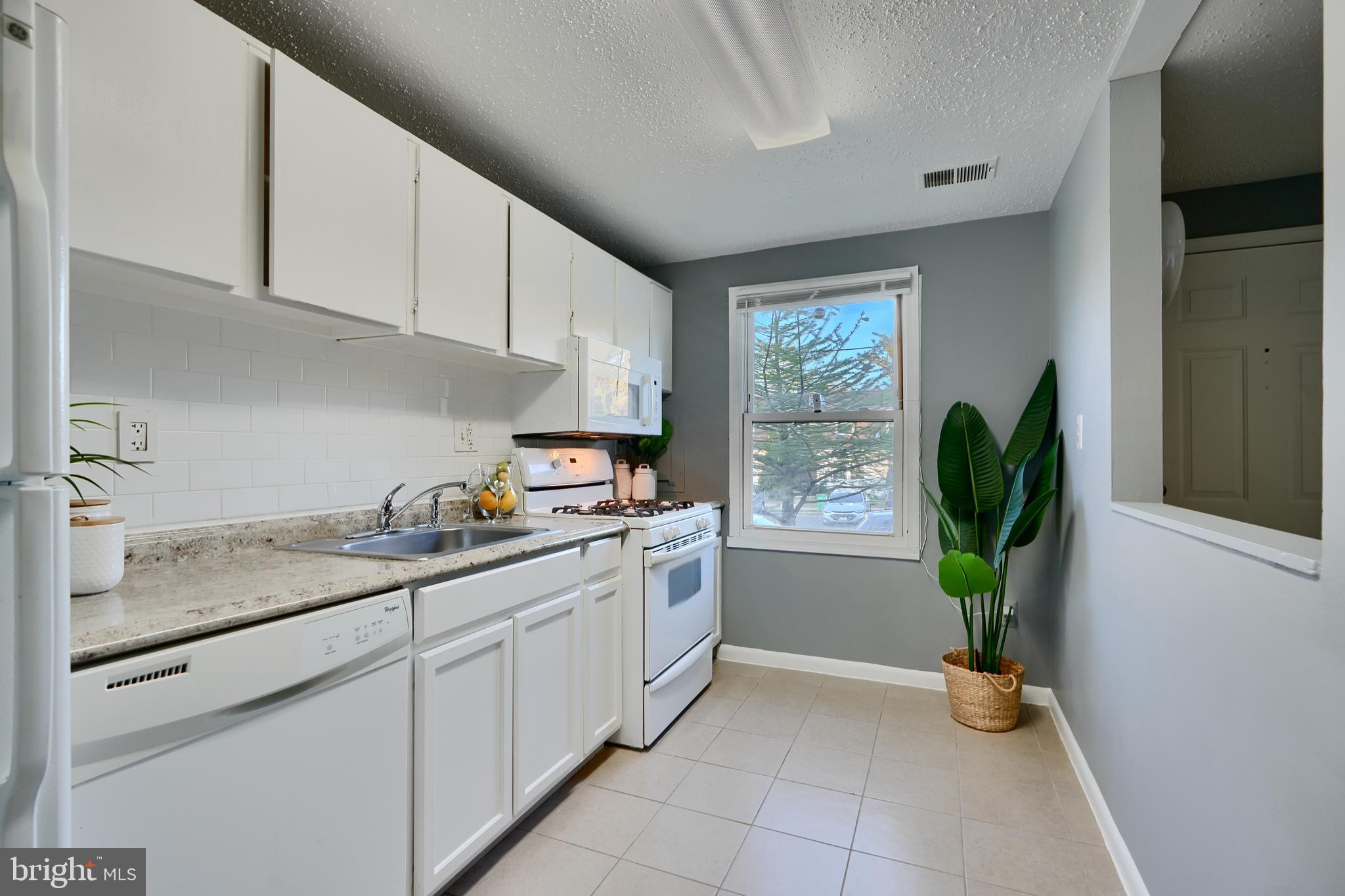 WINDMILL SQUARE - Residential