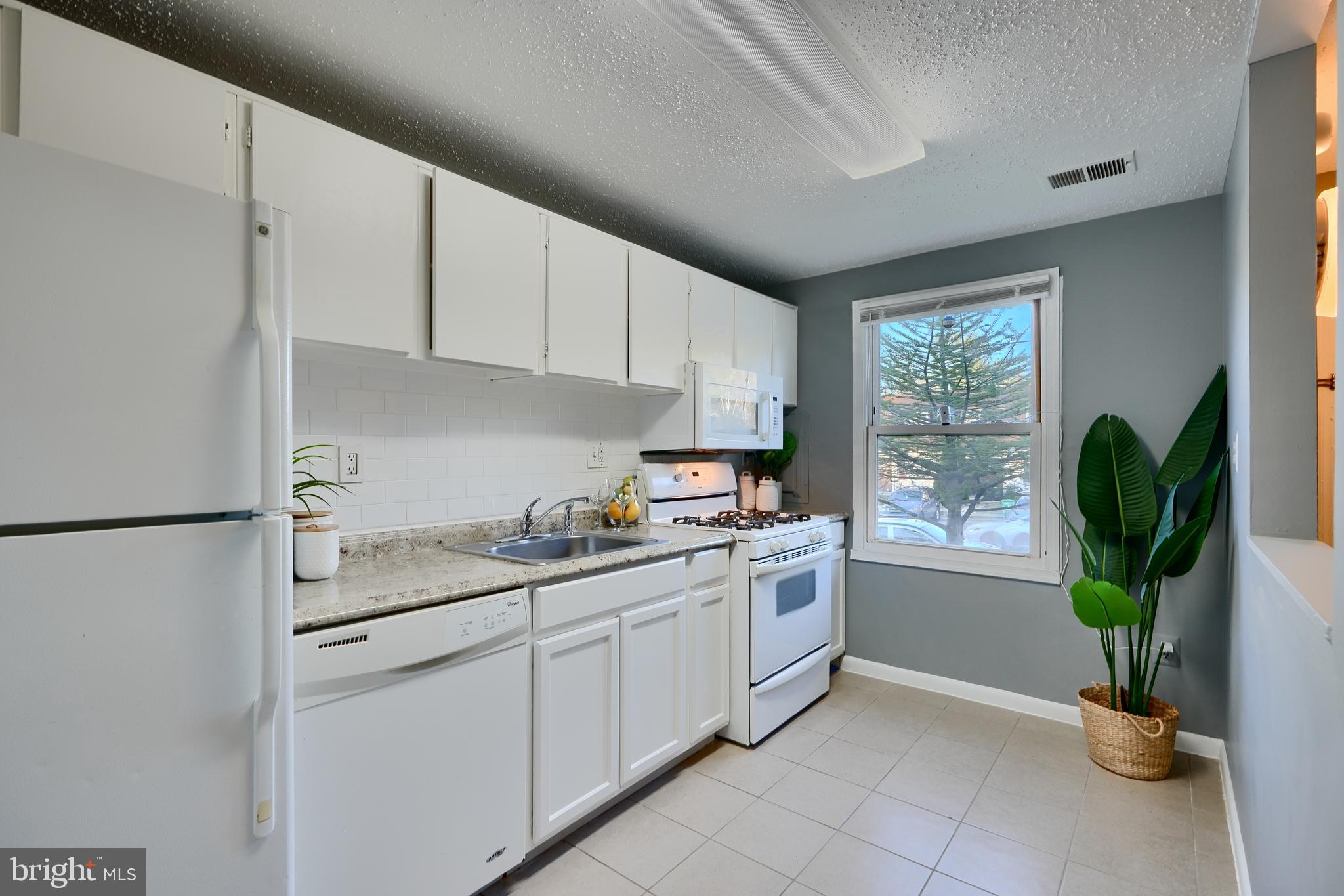 WINDMILL SQUARE - Residential