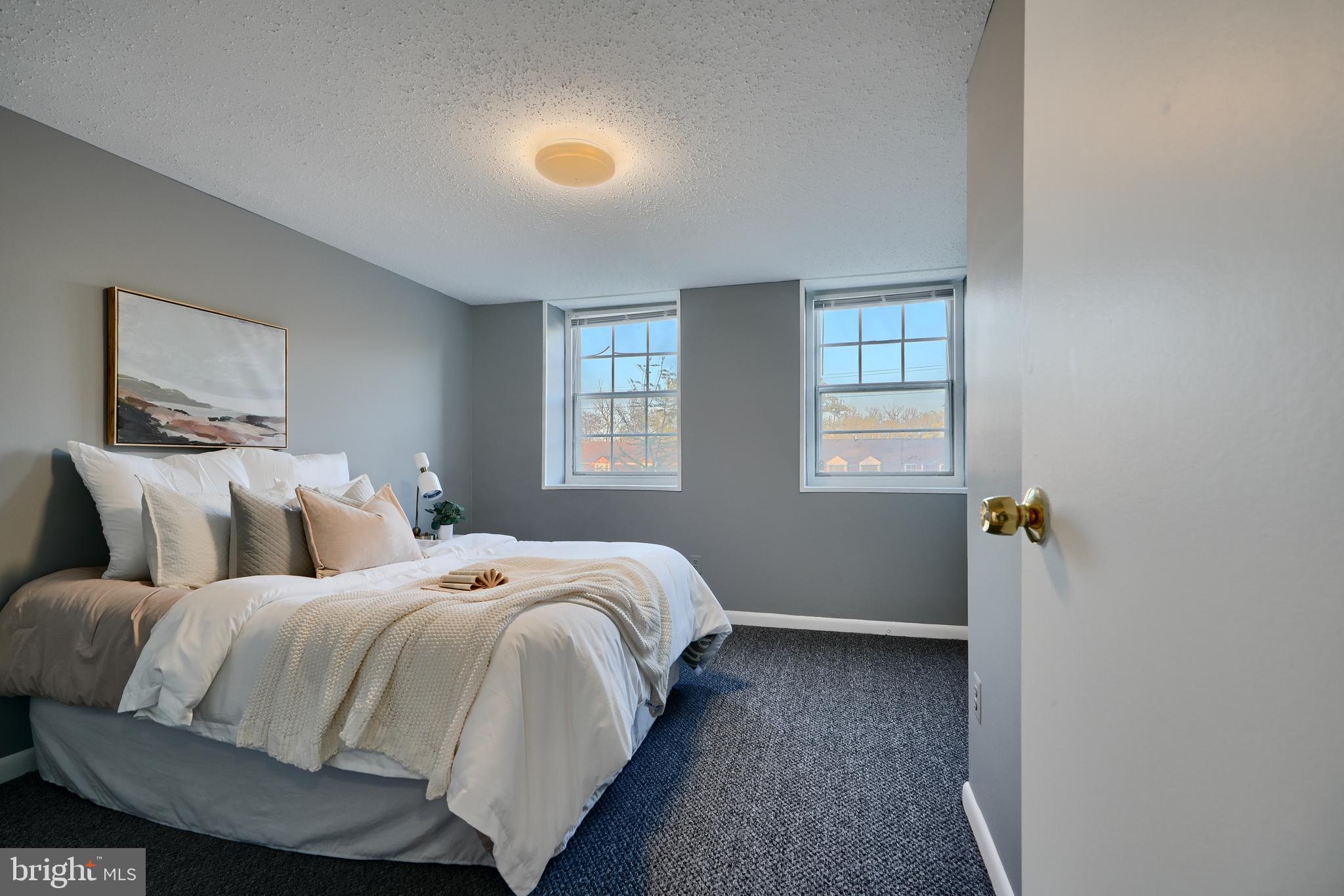 WINDMILL SQUARE - Residential