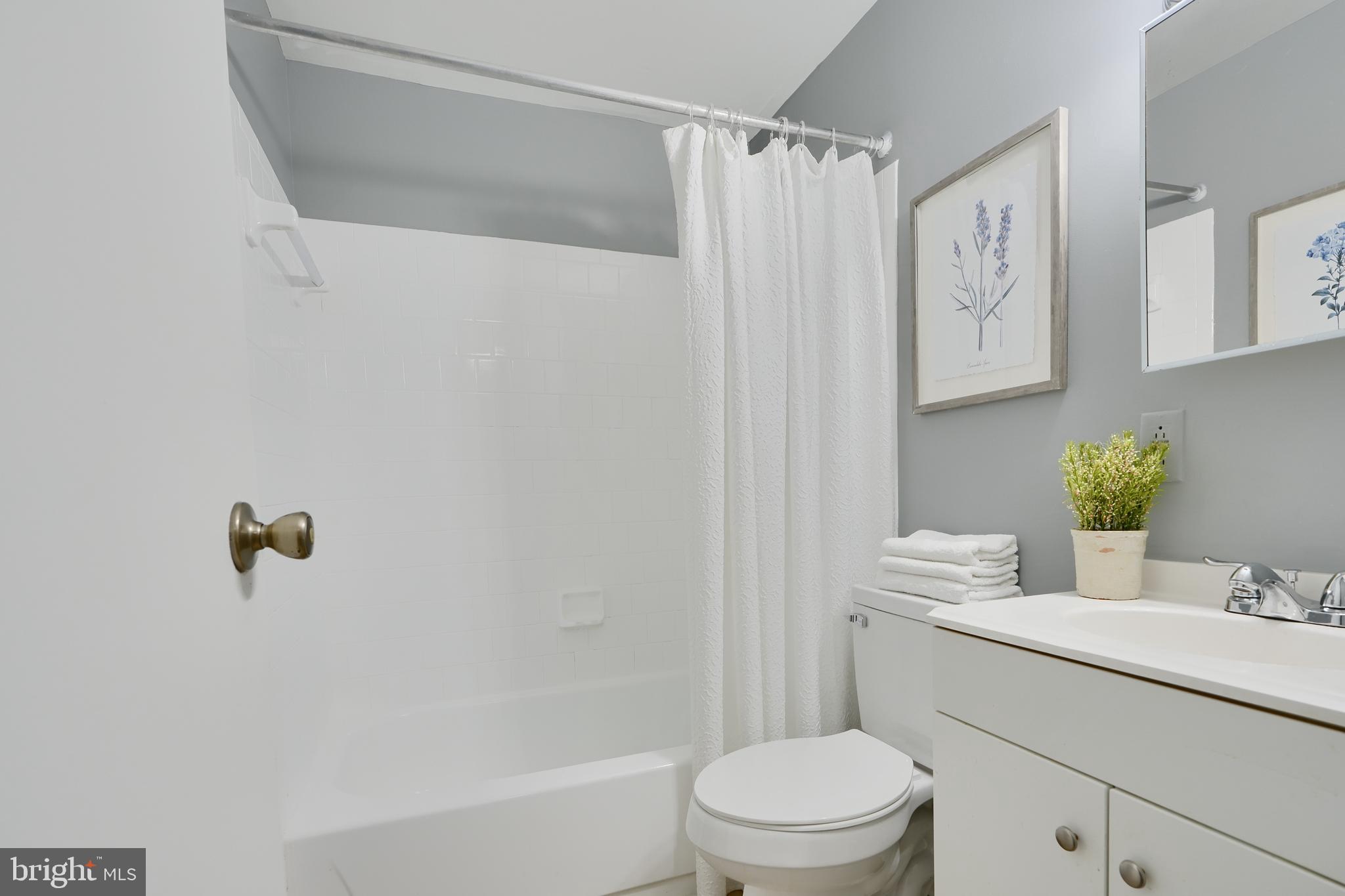 WINDMILL SQUARE - Residential