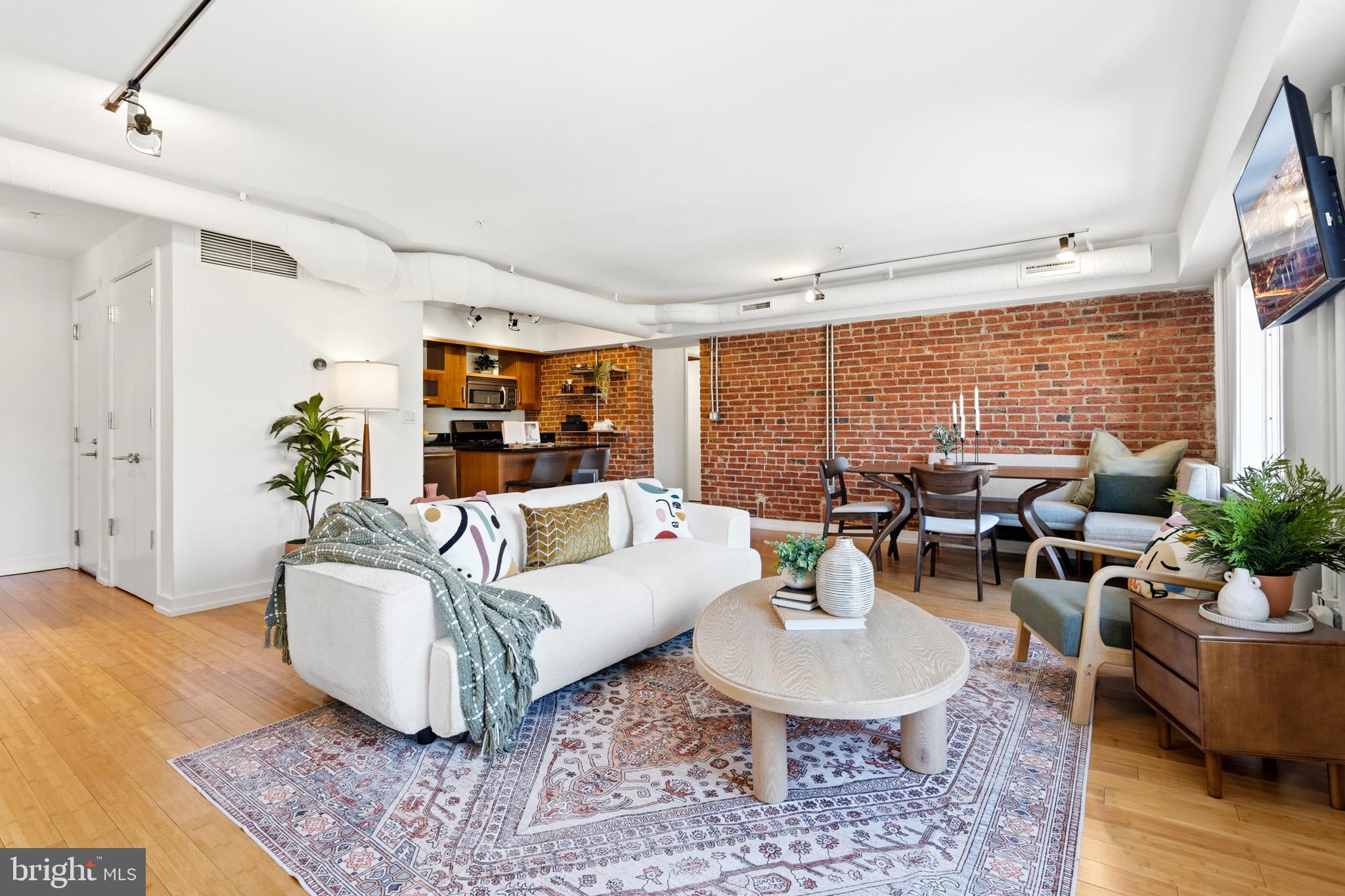 1413 P STREET NW 306