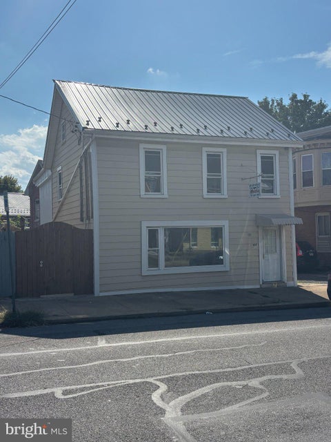 Photo of 480 Lincoln Way E, CHAMBERSBURG, PA 17201 (MLS # PAFL2037600)