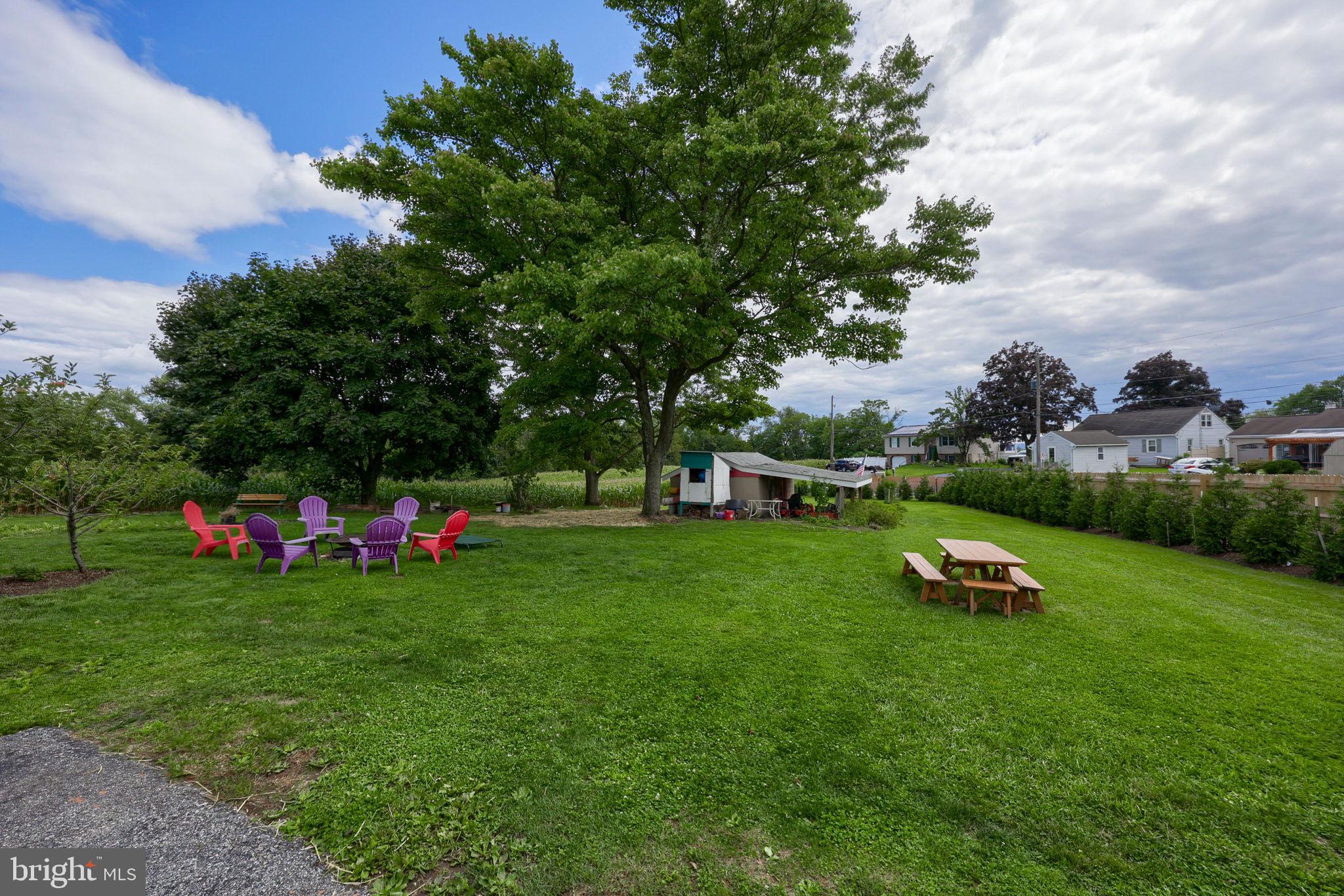 55 LARKSPUR LN