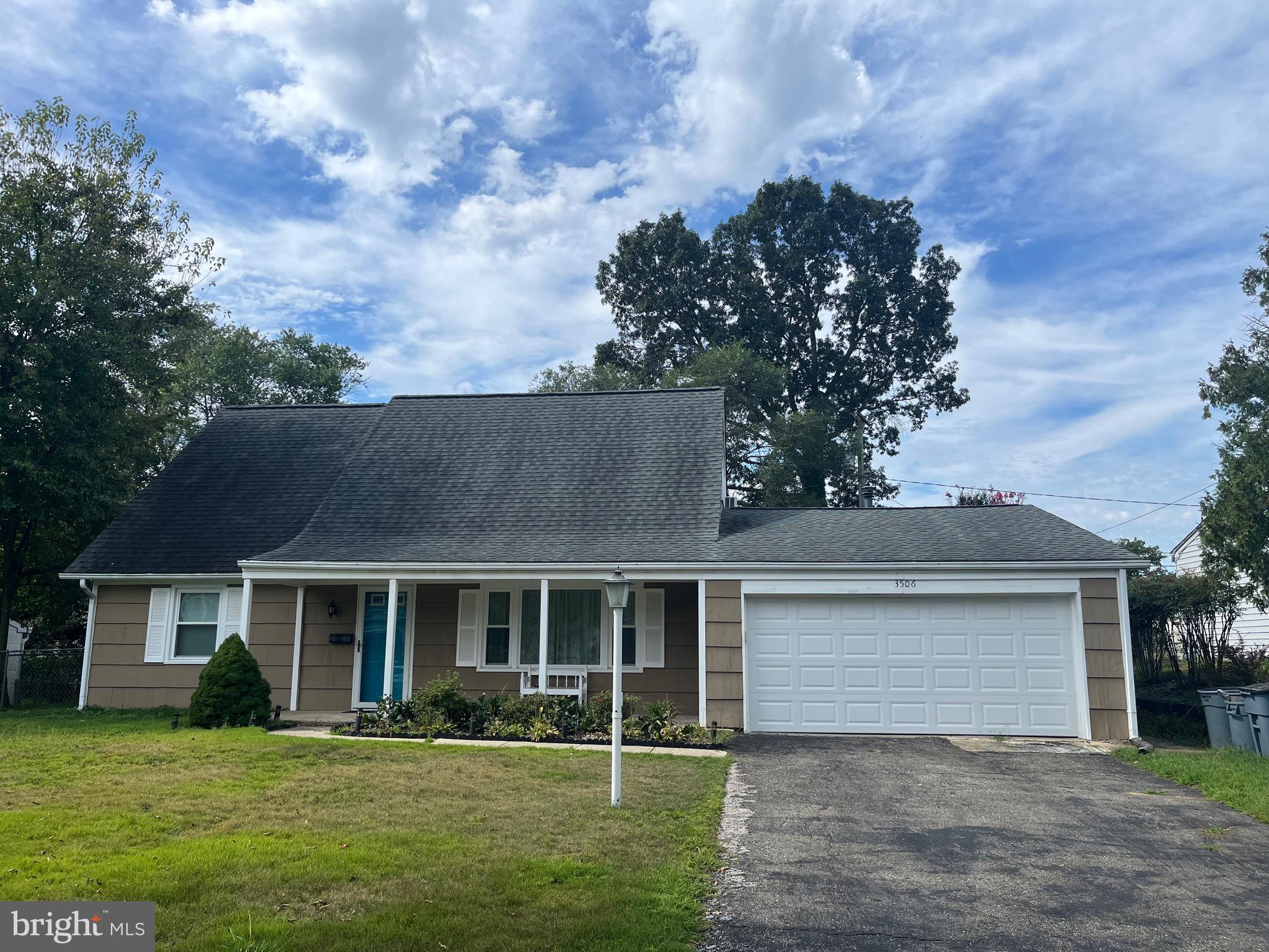 Nice single family house at a nice price. Please book a showing and experience this for yourself.
