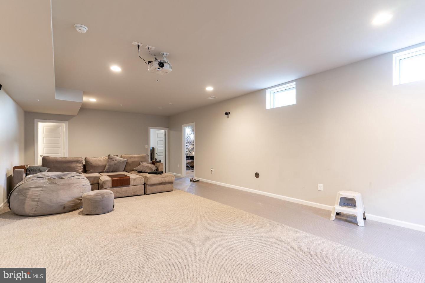 VILLAGES OF SAVANNAH - Residential Lease