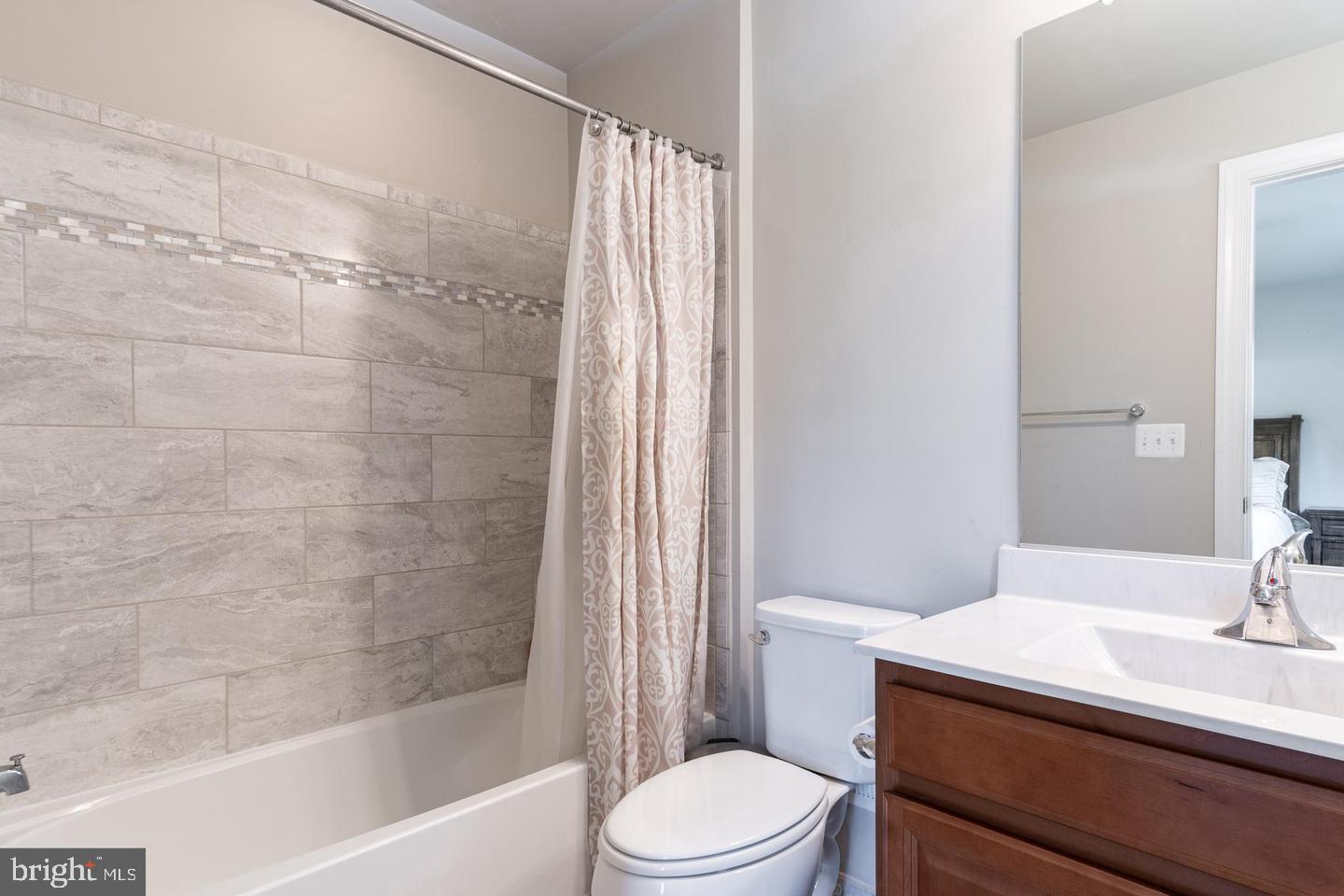 VILLAGES OF SAVANNAH - Residential Lease