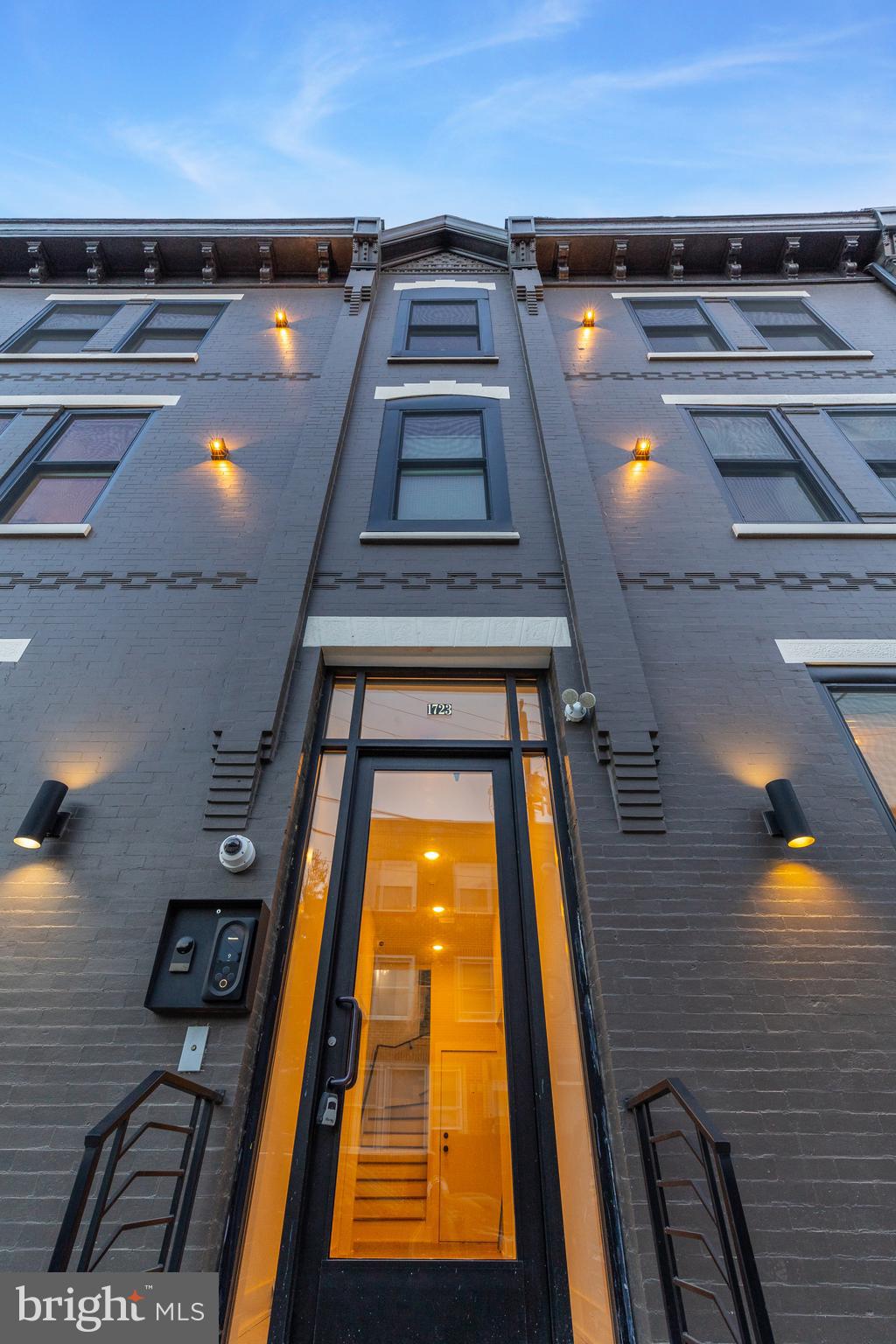 FAIRMOUNT - Residential Lease