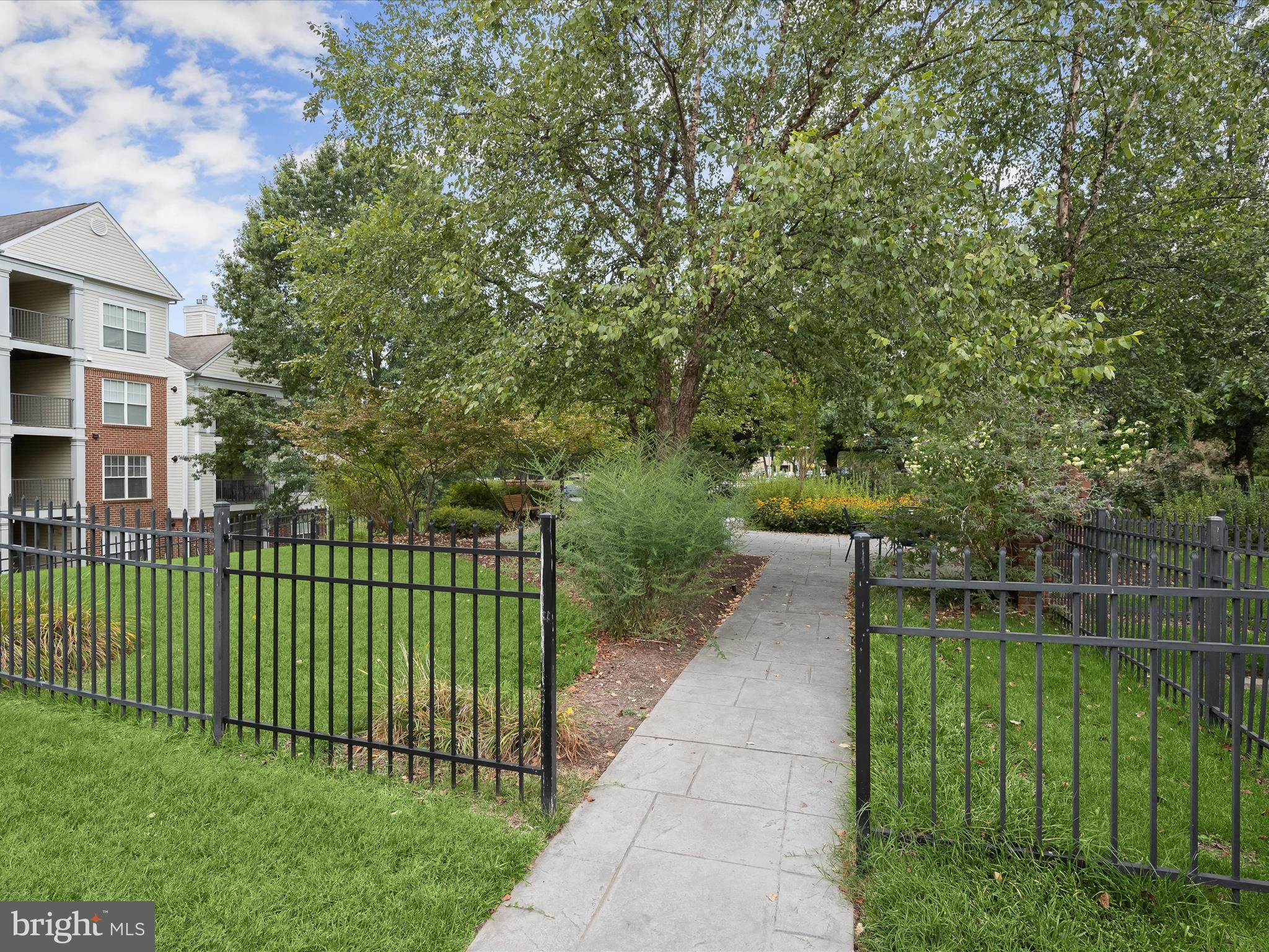 TOWN CENTER - Residential