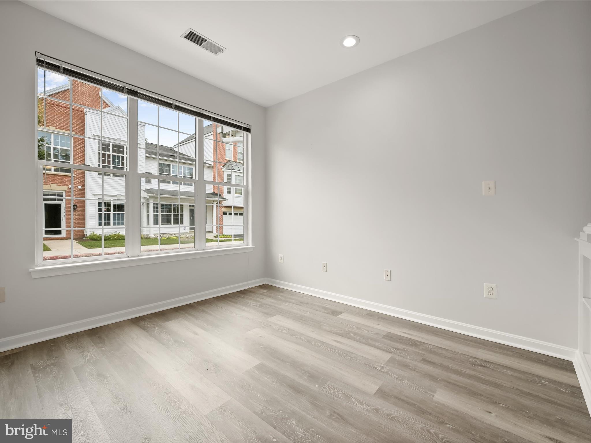 TOWN CENTER - Residential