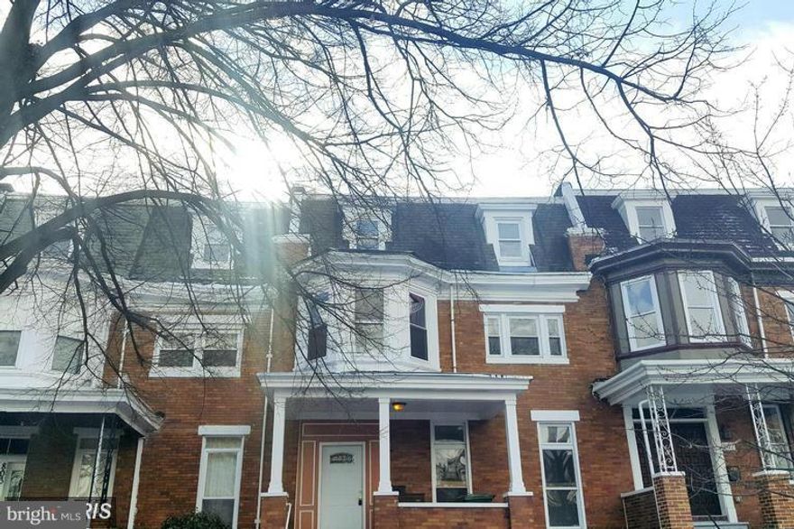 Bright and airy large 2 bedroom/1 bath apartment located in Reservoir Hill. Recently updated with new appliances, fresh paint and refinished original hardwood floors. Convenient to public transportation, I-83, and Druid Hill Park, MICA