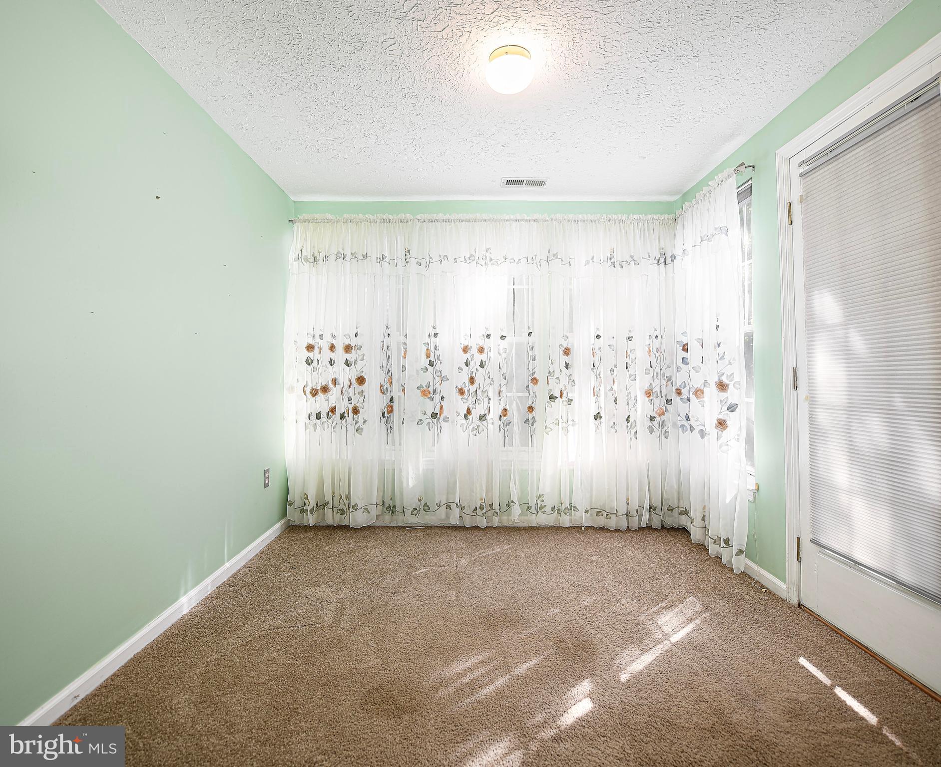 WOODBRIDGE CENTER - Residential