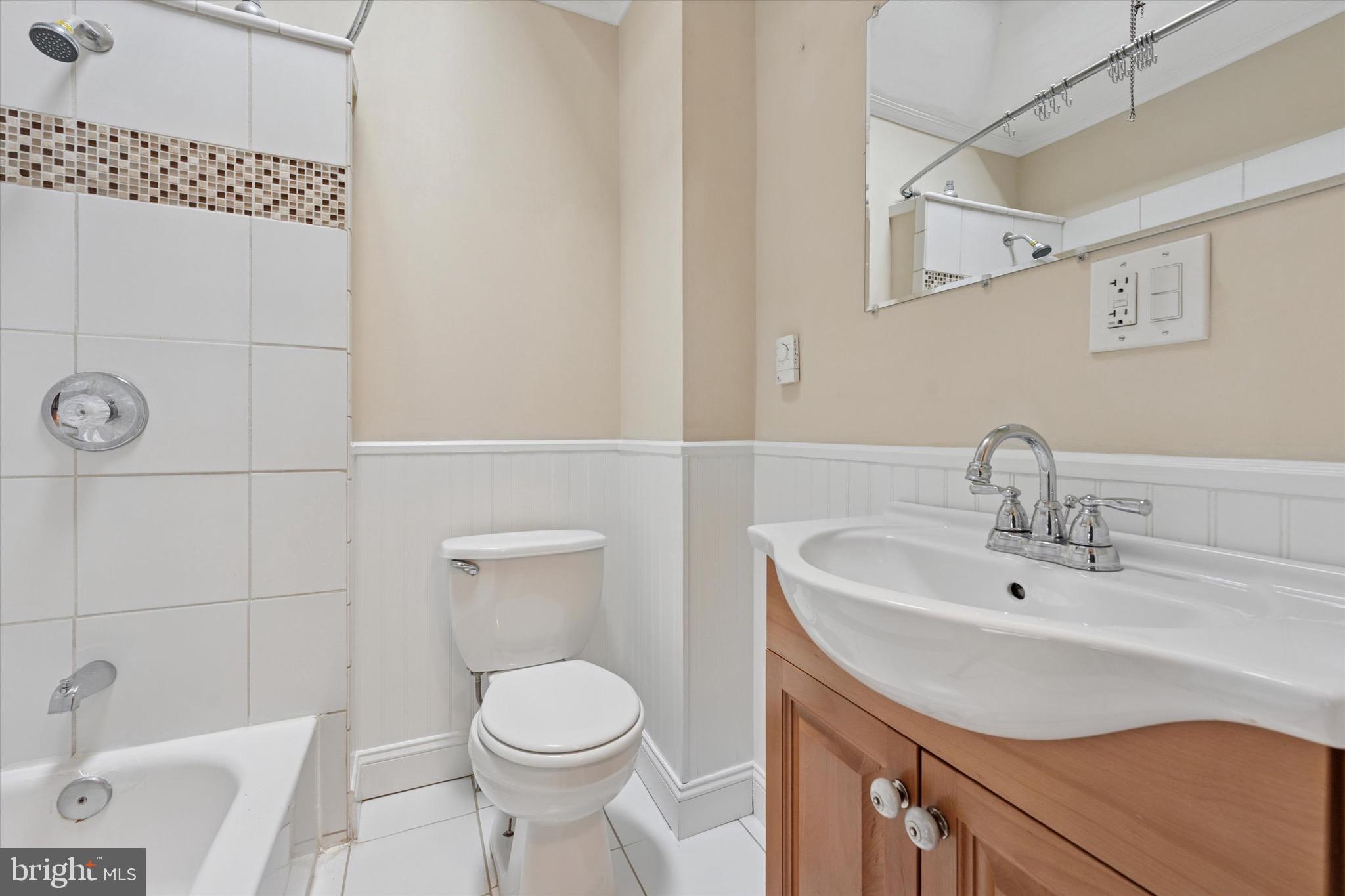 CHESTNUT HILL - Residential Lease