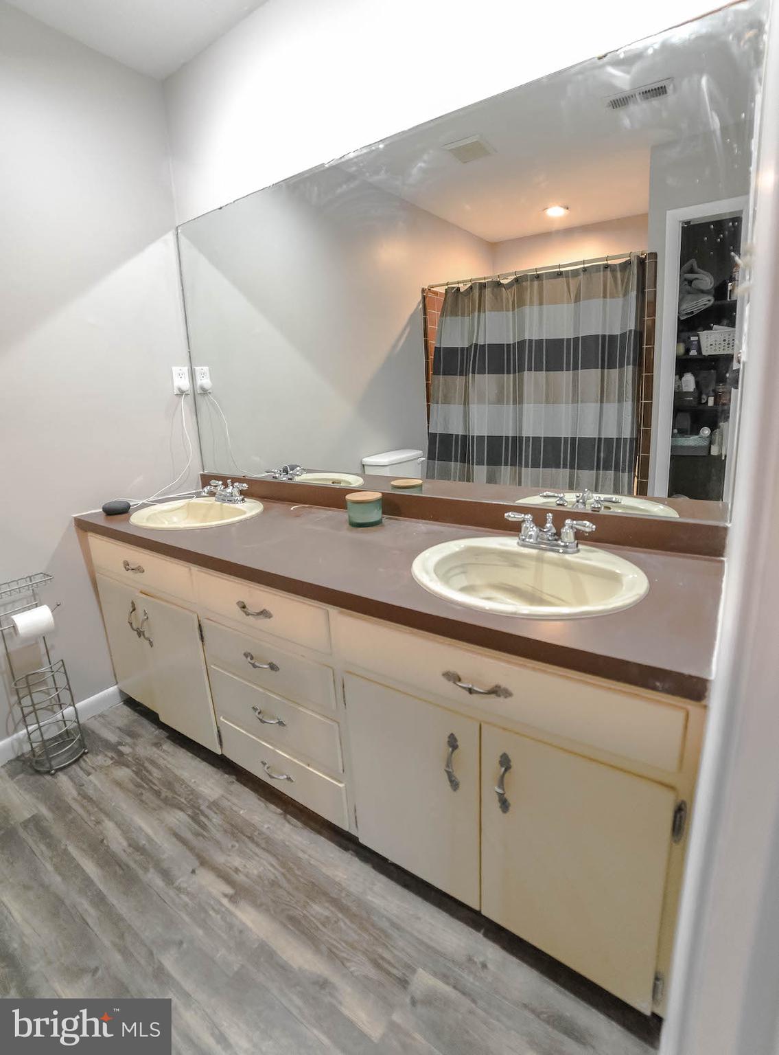 GILLENS GROVE - Residential