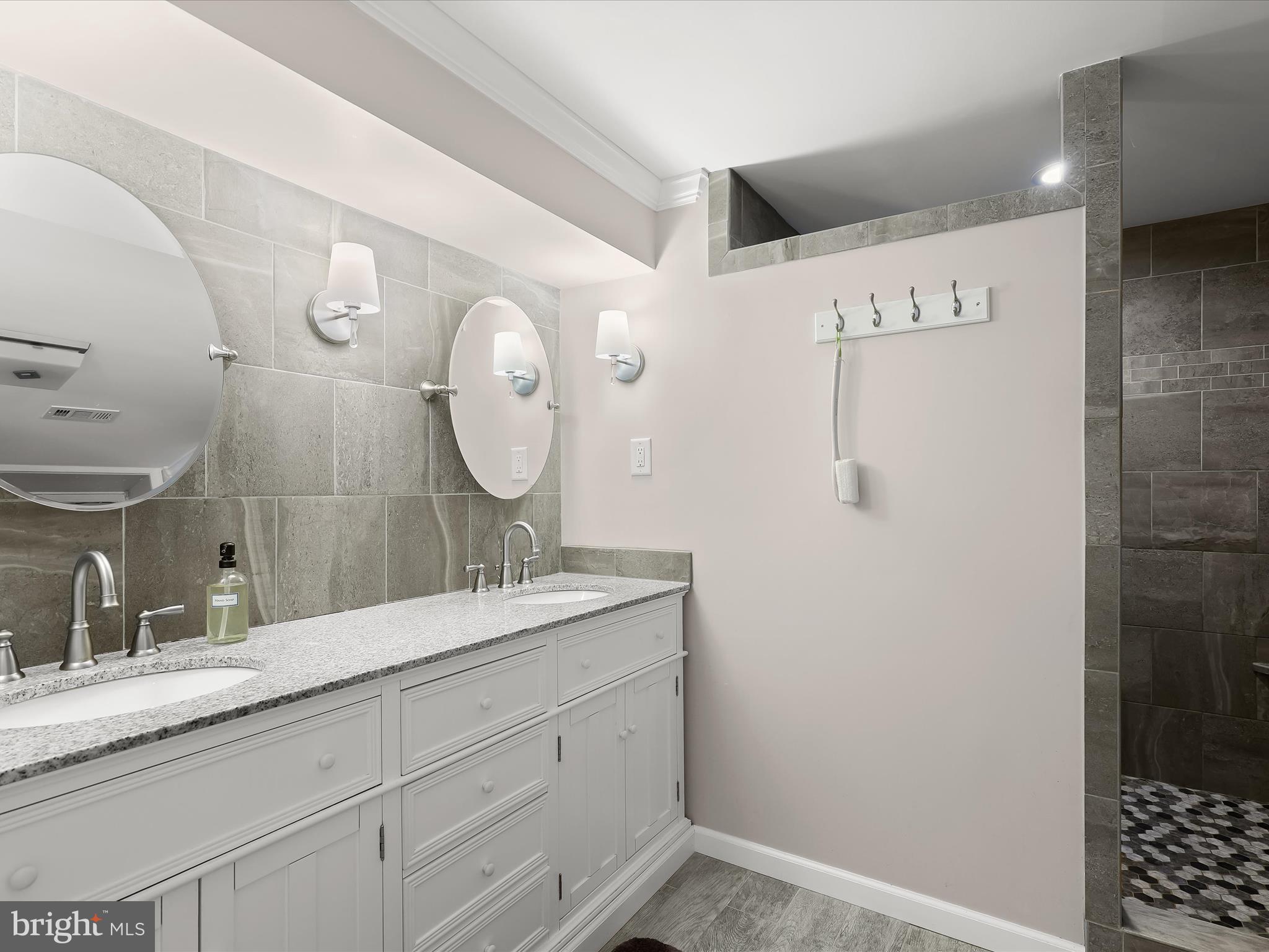 BEAVERBROOK - Residential