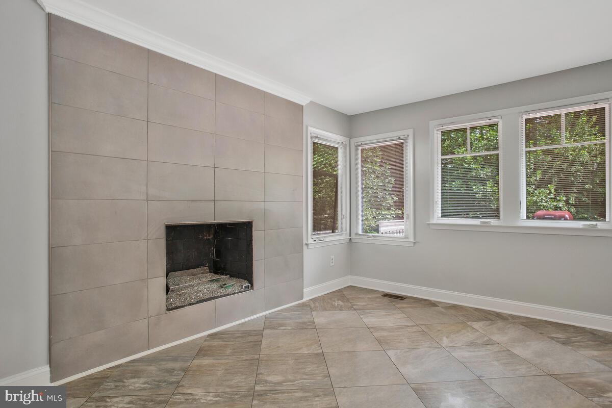 ANNAPOLIS LANDING - Residential