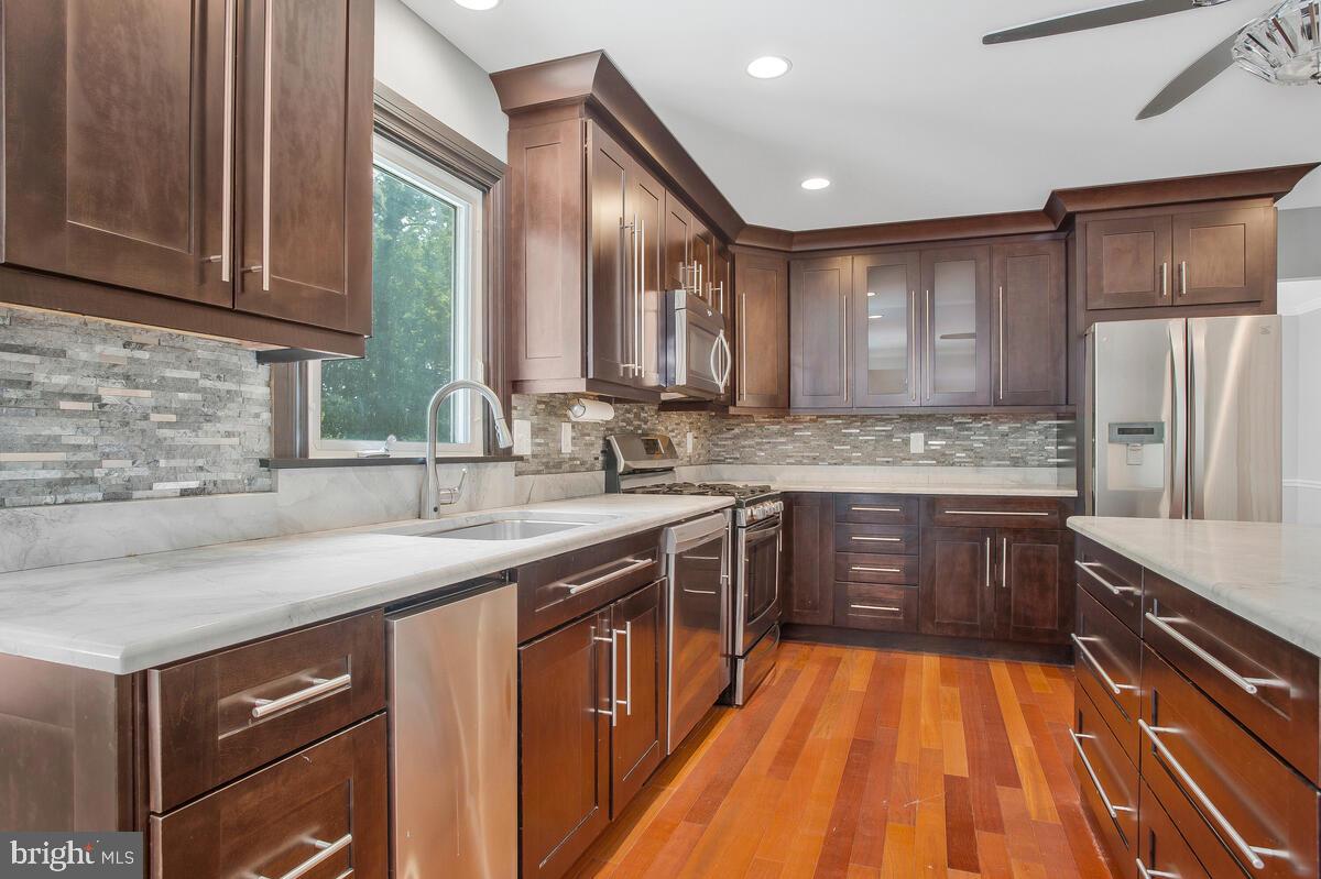 ANNAPOLIS LANDING - Residential