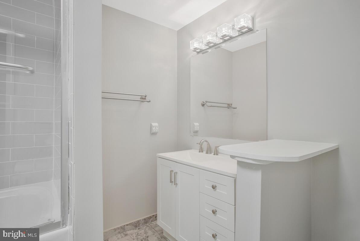 ANNAPOLIS LANDING - Residential