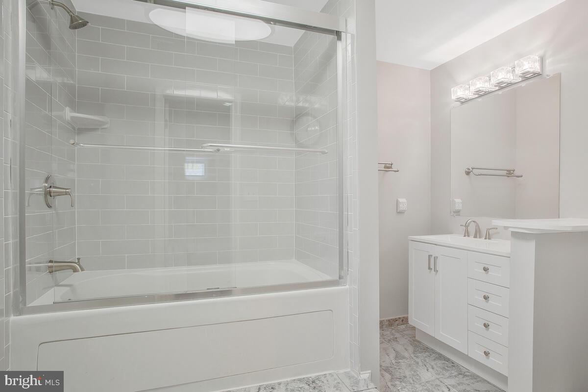 ANNAPOLIS LANDING - Residential