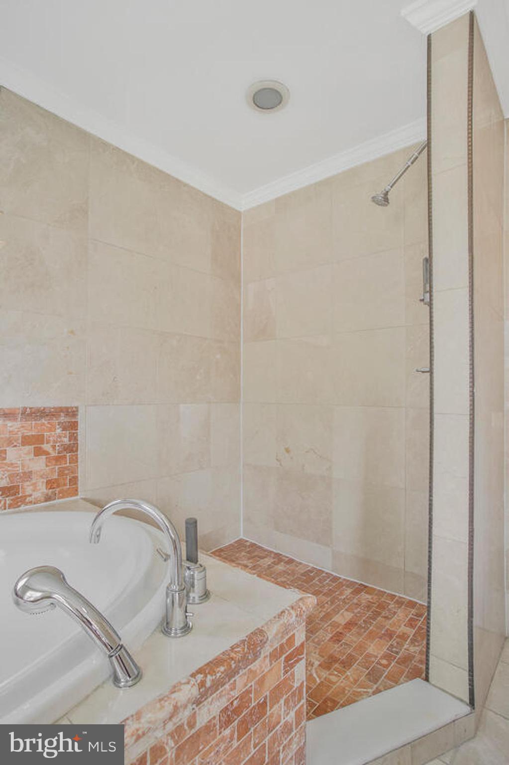 ANNAPOLIS LANDING - Residential