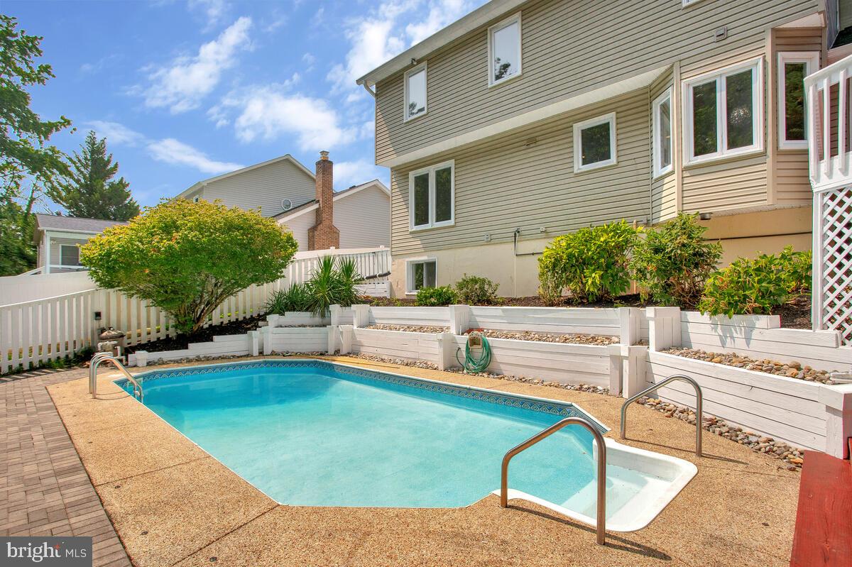 ANNAPOLIS LANDING - Residential