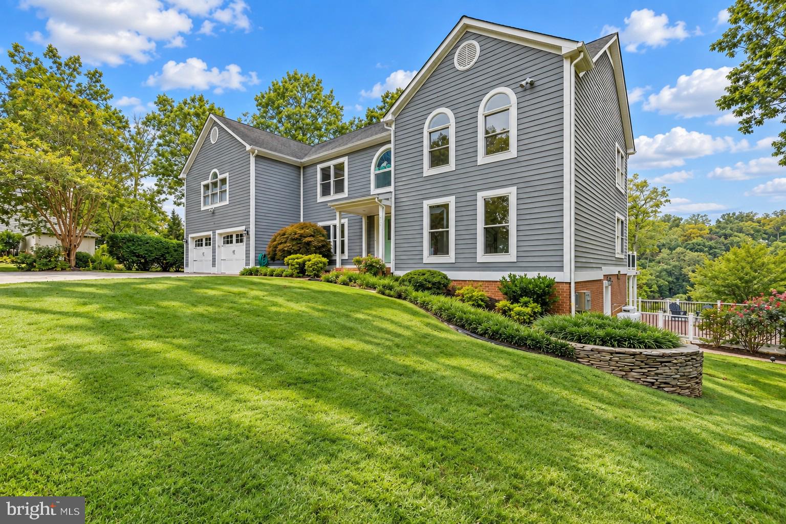 575 LAUREL ROAD