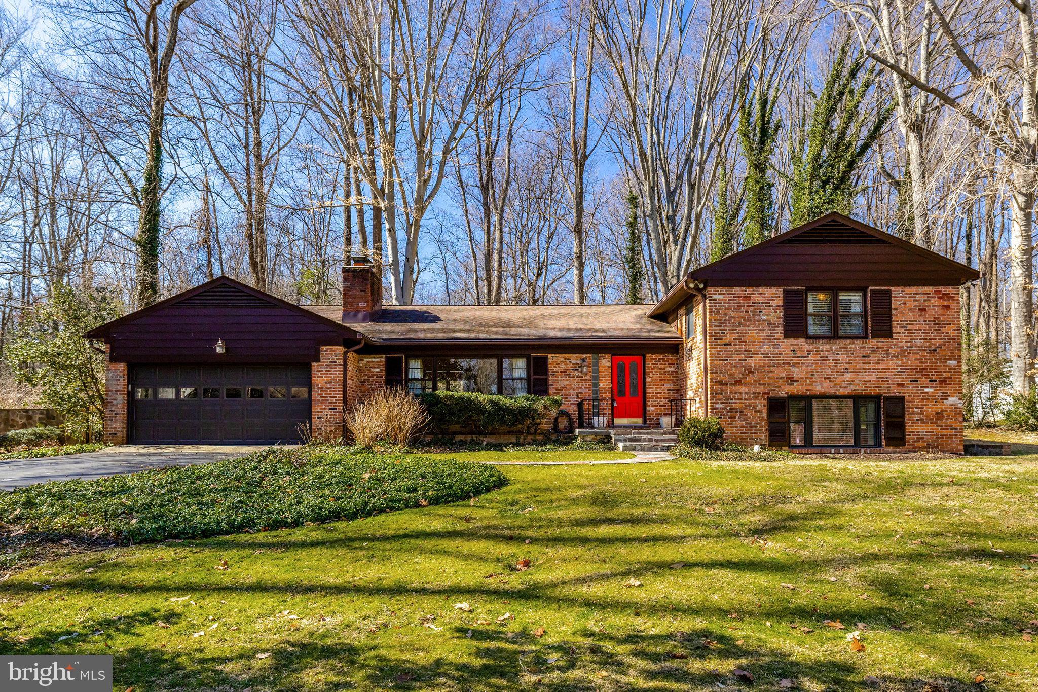 8935 GLENBROOK ROAD