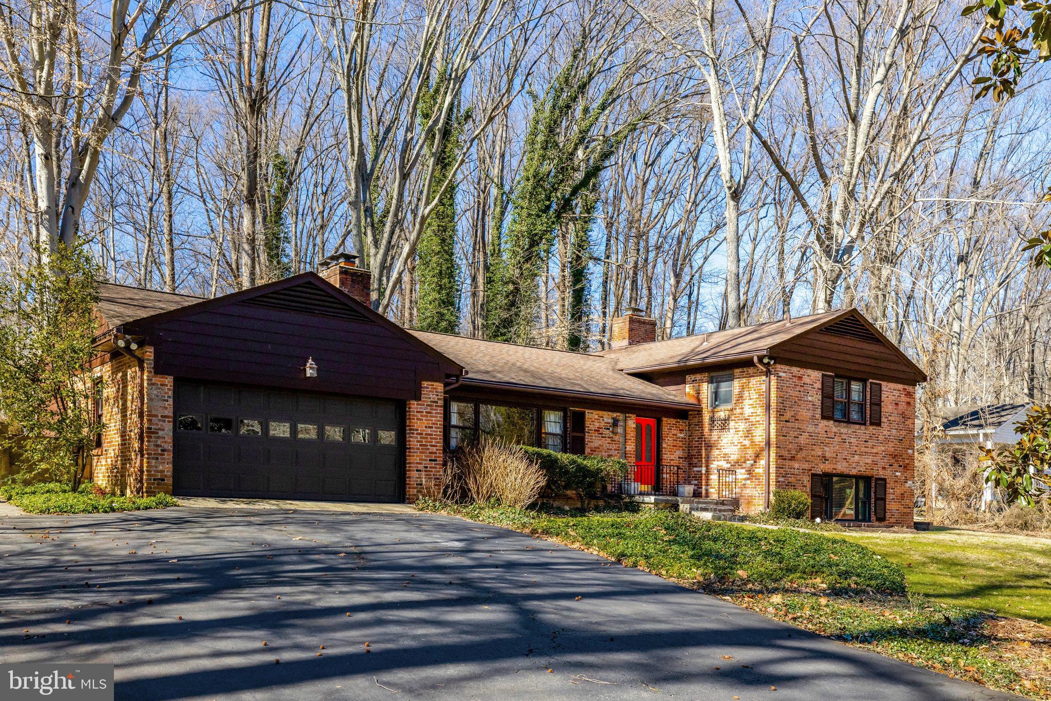 8935 GLENBROOK ROAD