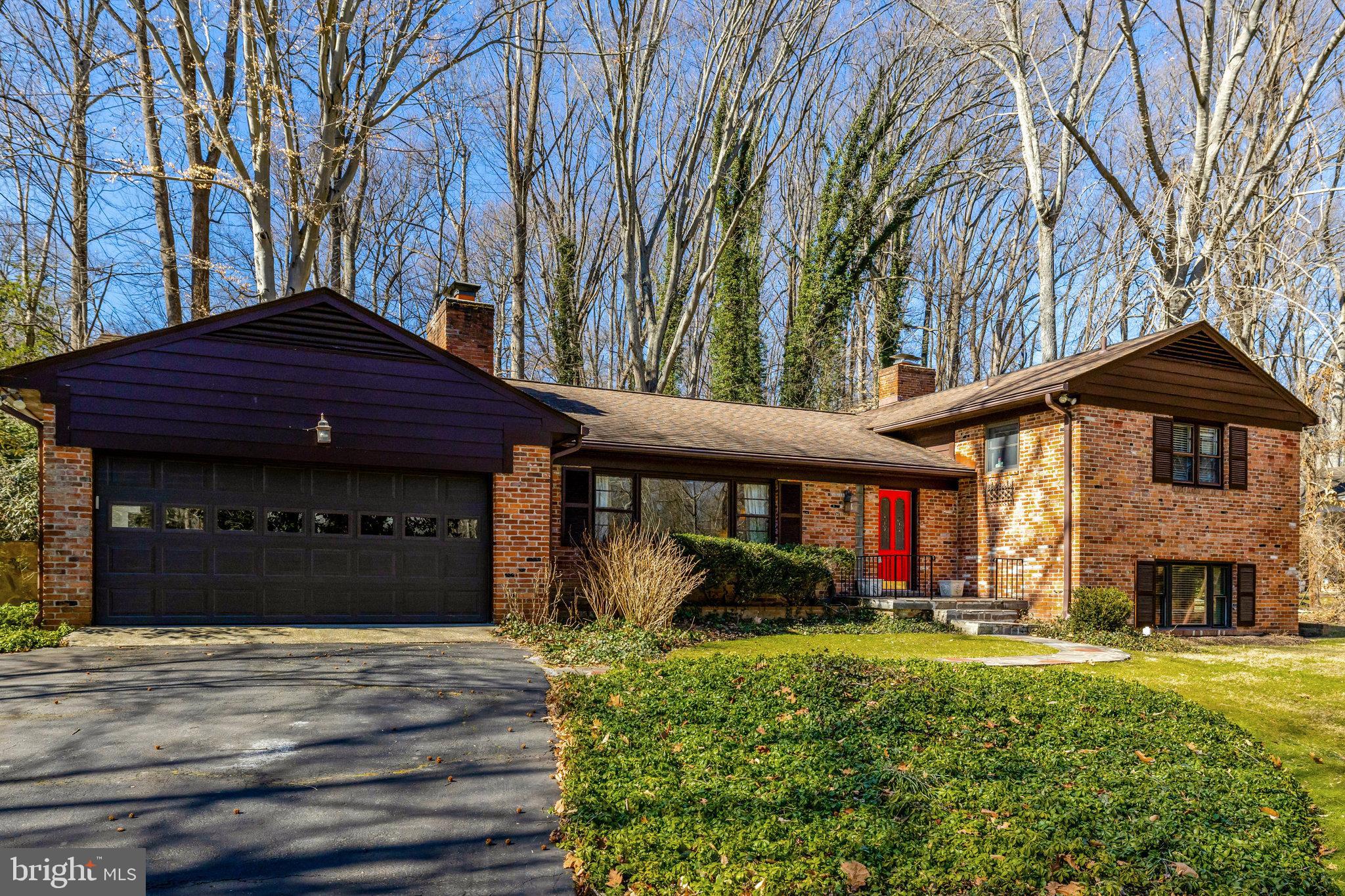 8935 GLENBROOK ROAD